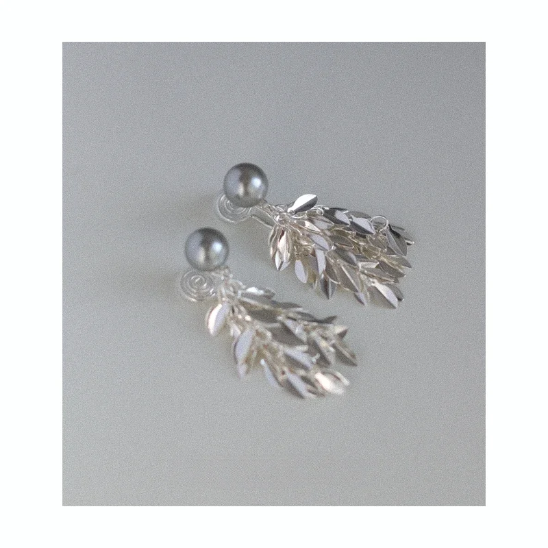 Cold gray pearl leaves, fringed mosquito coil disc, ear clips, no ear piercings, advanced sense