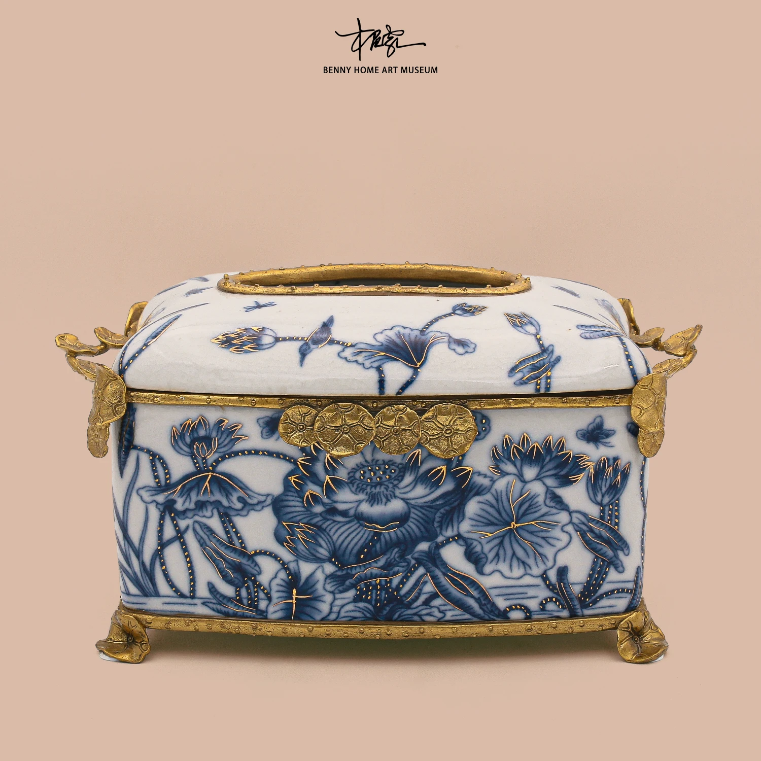 

2025HX16 New Chinese porcelain inlaid copper process blue and white ceramic tissue box desktop ornament