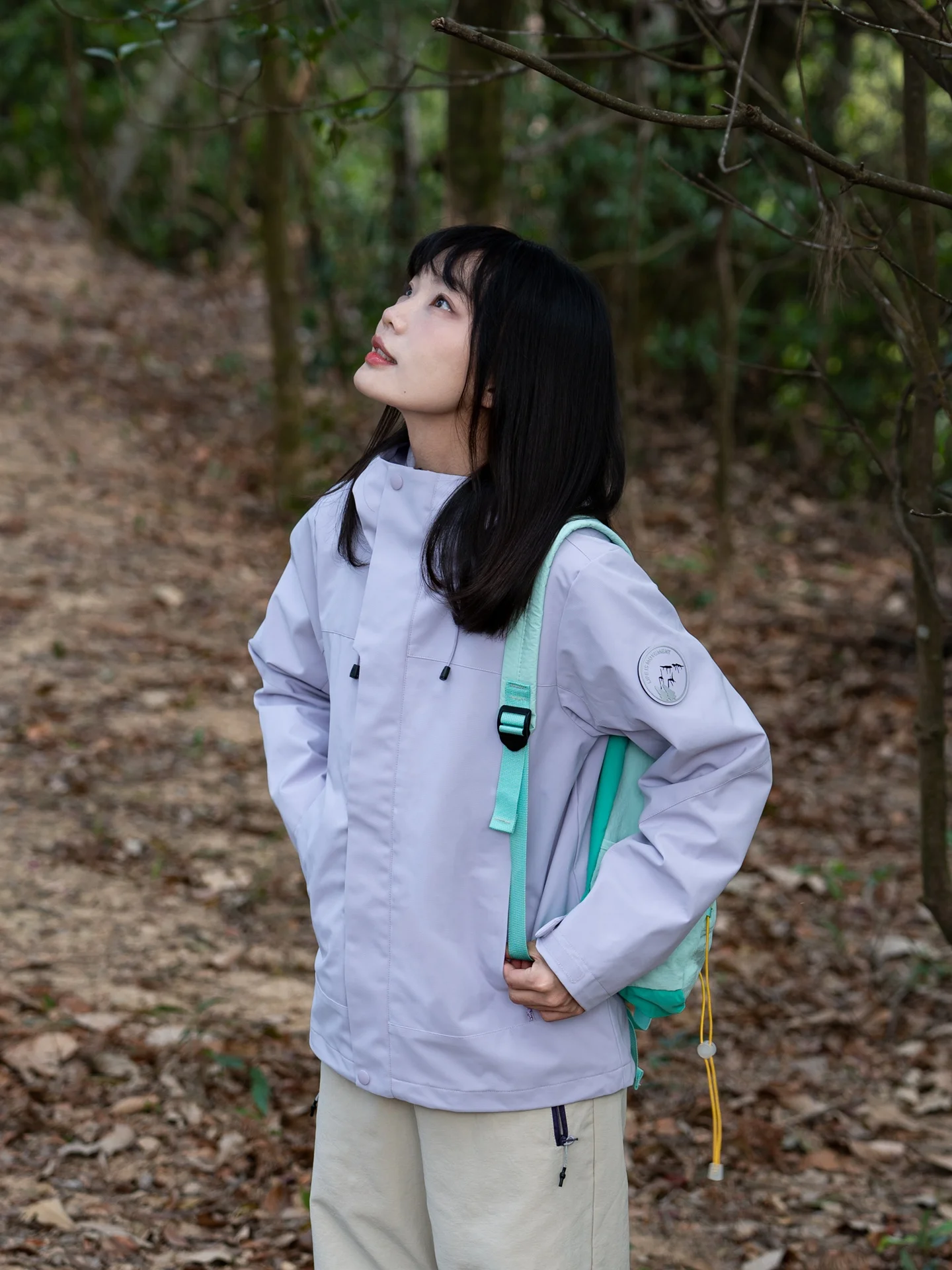 

Женская ветрозащитная куртка для активного отдыха, весна 2026, новая модель, цветные блоки, короткое пальто, повседневная, с капюшоном, на молнии