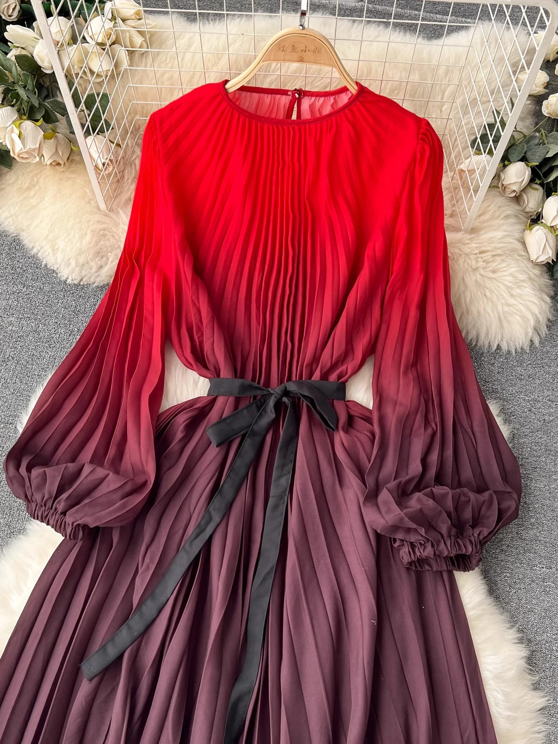 Spring Autumn Women Red/Blue/Green Gradient Draped Long Dress Vintage Round Neck Puff Sleeve High Waist Pleated Robe 2024 New