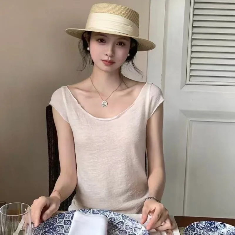 Women's Minimalist Textured Asymmetric Neckline T-shirt Casual Loose Fit Basic Top