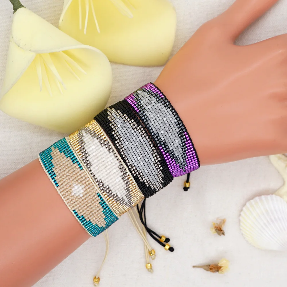 

2025 Handmade Beaded Bracelet Gradient Color Bohemia Pattern Geometry Adjustable Hand-woven Creativity Fashion Beaded Bracelet