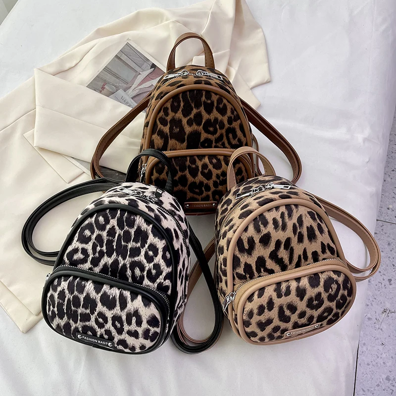 Borsa da donna zaino leopardato di moda per ragazze nuove borse da viaggio femminili di design di tendenza borsa classica Mini zaino di lusso di