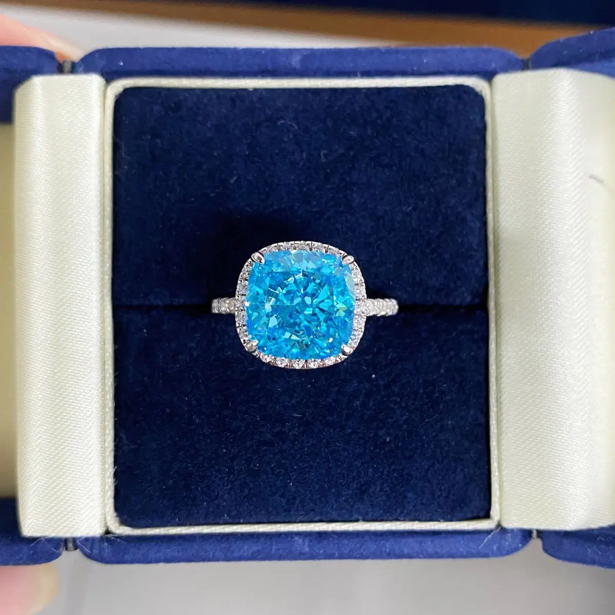 Luxury Solid Platinum PT950 Sea Blue 5 karat Generous Sugar Raydean Cut Ice Flower Cut Diamond Ring