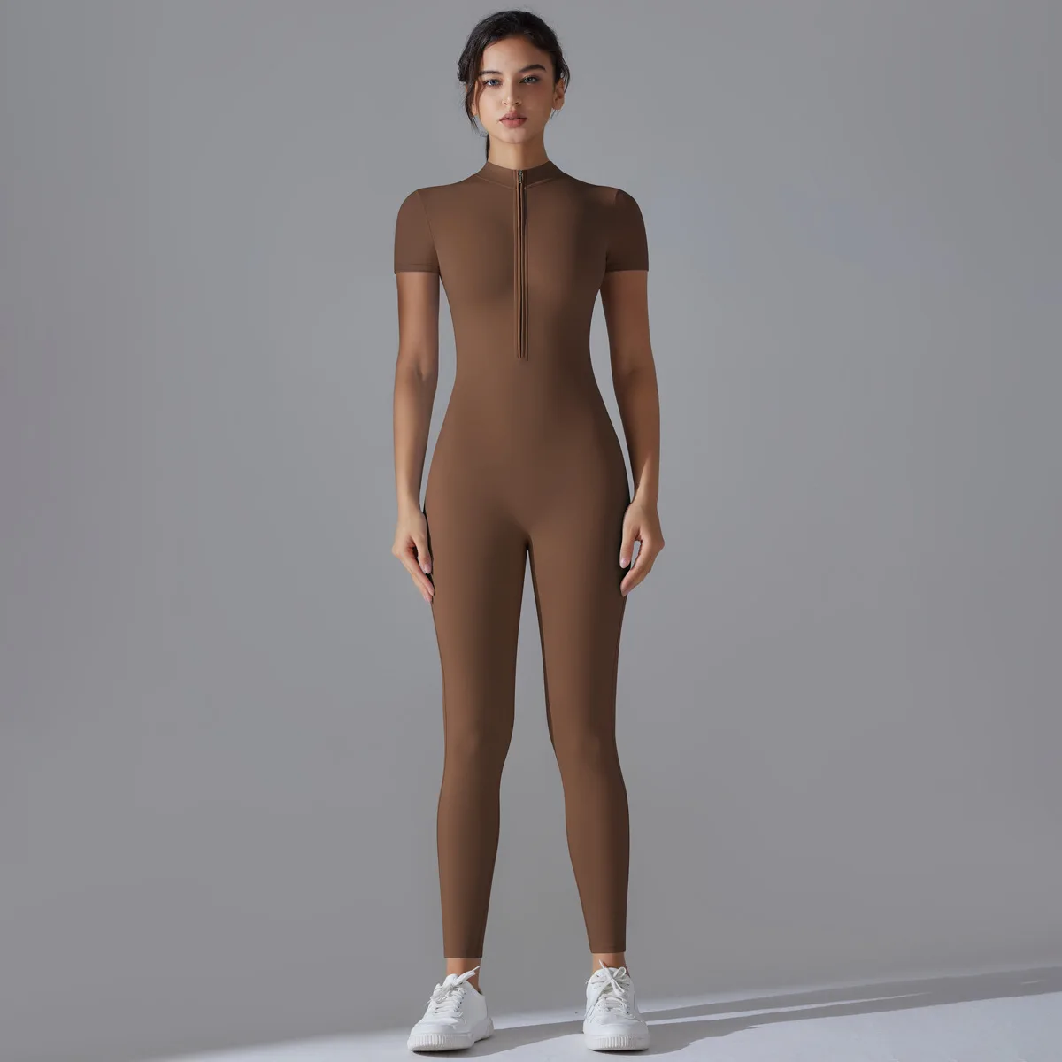 Naakte yoga-jumpsuit met korte mouwen en rits, sneldrogend, ademend, nauwsluitend jumpsuit voor buitensporten, fitnesspak