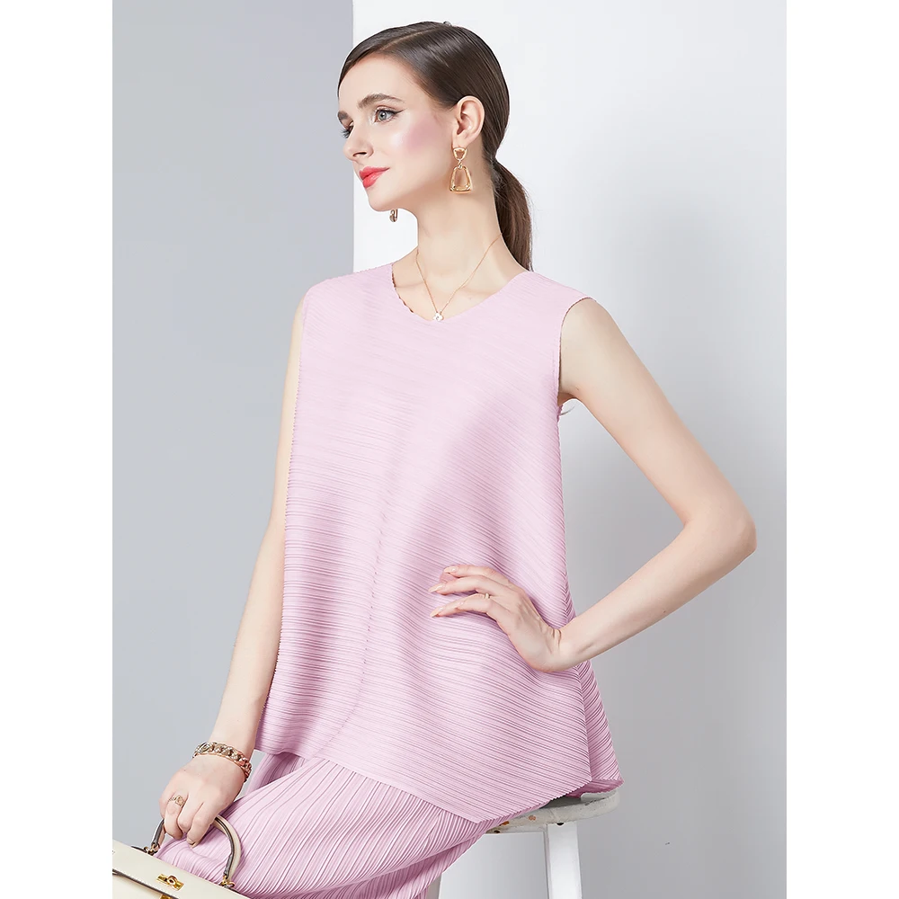 

Irregular Design Women's Tank Top Sleeveless Angled Pleated Top with A Niche Design Versatile Simple 2-piece Set Women's Wear