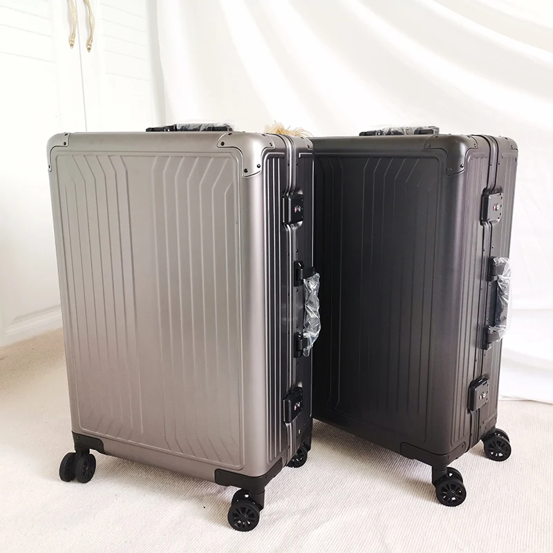 

All aluminum magnesium alloy pull rod boarding 20 luggage, travel box, female 24 inch universal wheel, 28 password box, metal