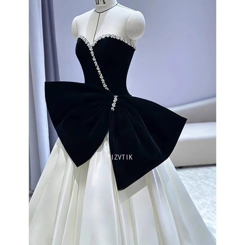 أسود أبيض منتفخ فساتين الزفاف قبالة الكتف المخملية صد بلورات مساء اللباس Peplum لامعة تنورة المشاهير اللباس الرسمي