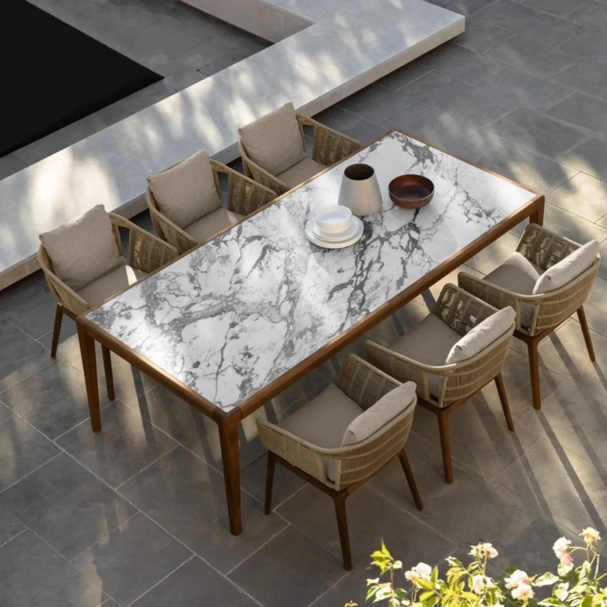 

# Nordic Outdoor Furniture Aluminum Frame Rope Backrest Garden Chair with Teak Wood Leg