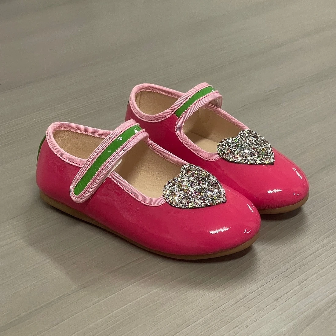 Xingliupi Baby Girl Shoes Princess Shoes Breathable Sandals Summer Leather Women's Shoes Fashion Personality Heart Shape