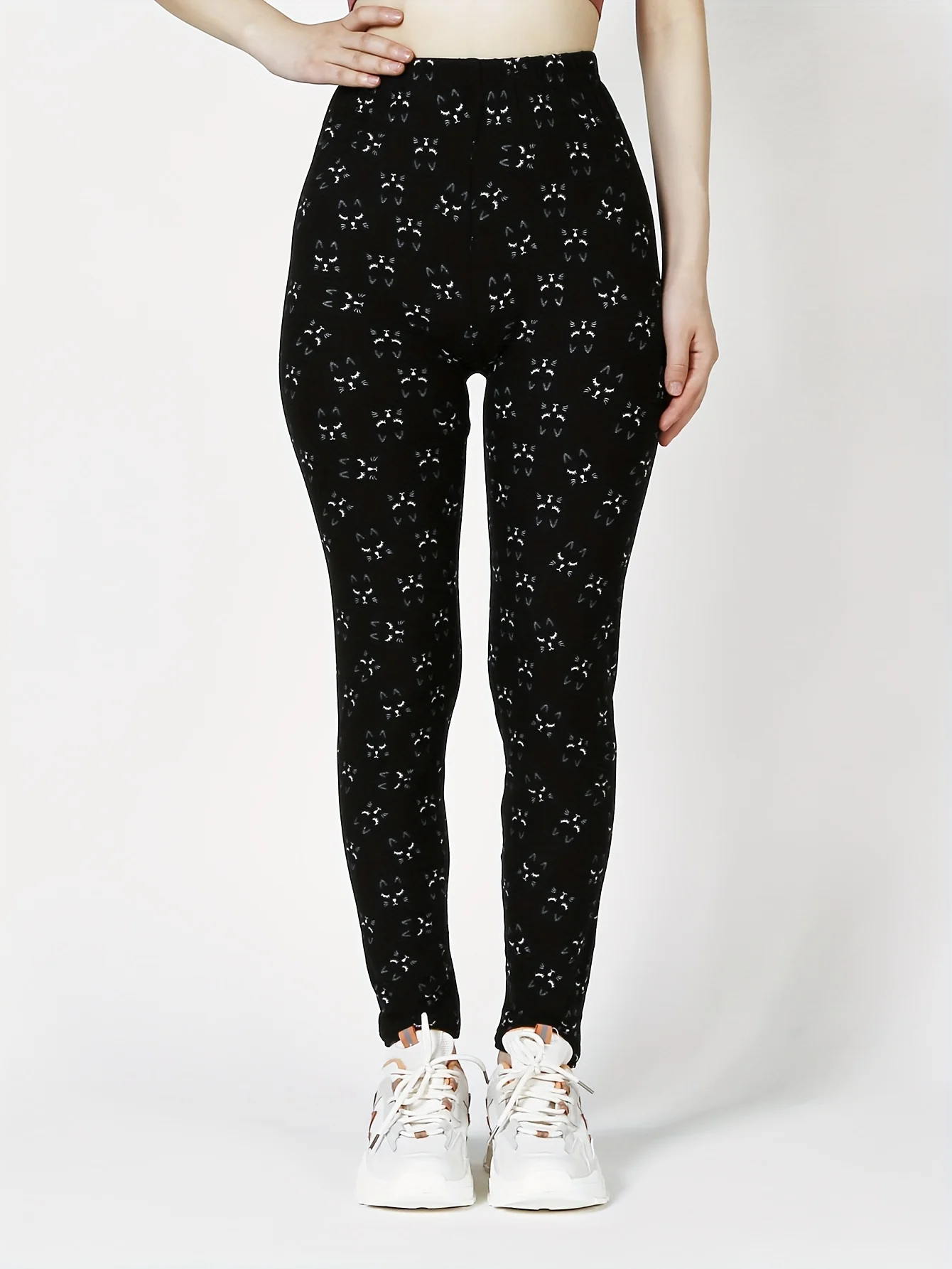 Women Mid‑Rise Fleece Lined Leggings Black Ditsy Floral Print Soft Stretchy Casual Workout Fitness Pants