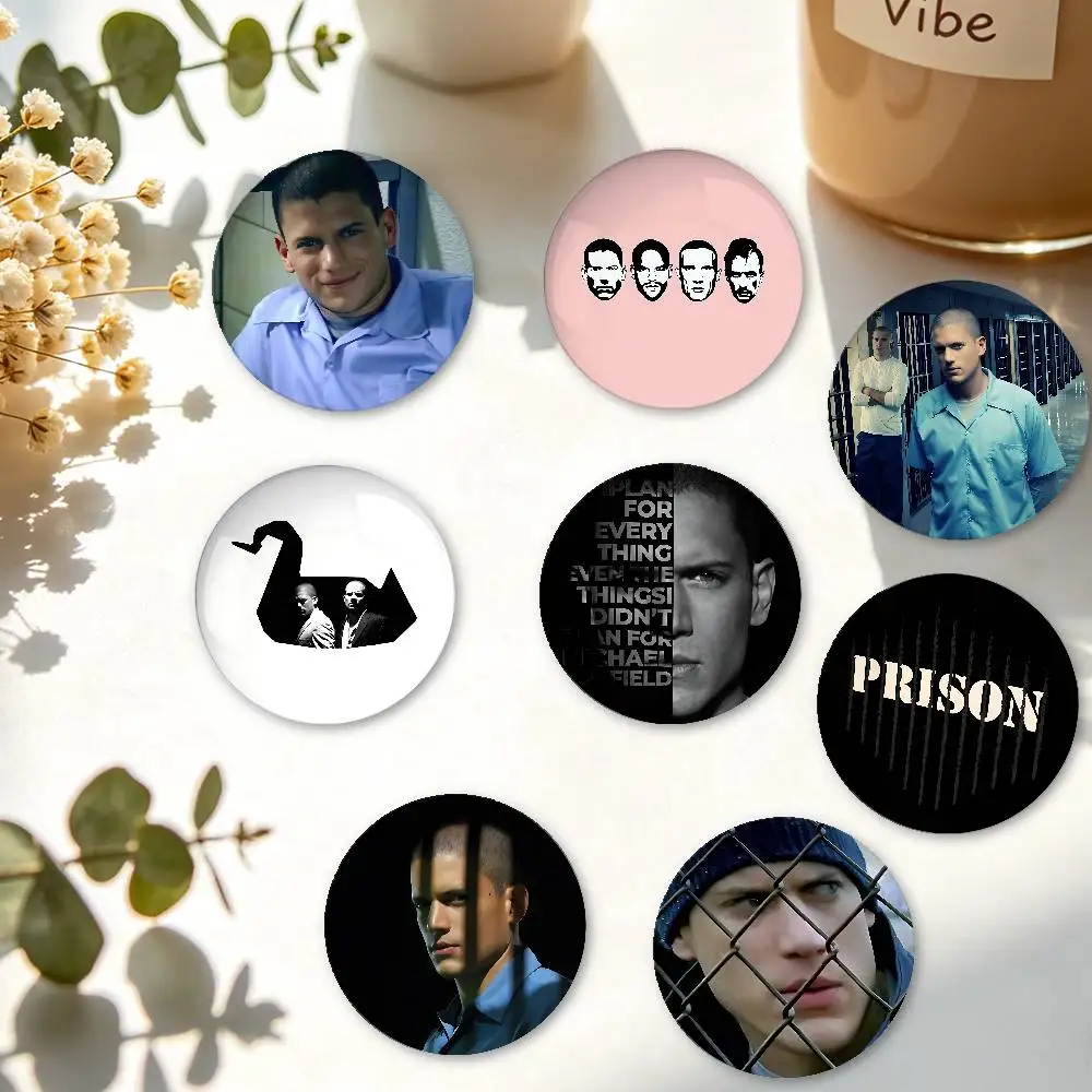 P-Prison Break TV Series Minimalist Exquisite Tinplate Brooches: Sleek Badge Lapel Pins For Bag Accessories, Practical Souvenir