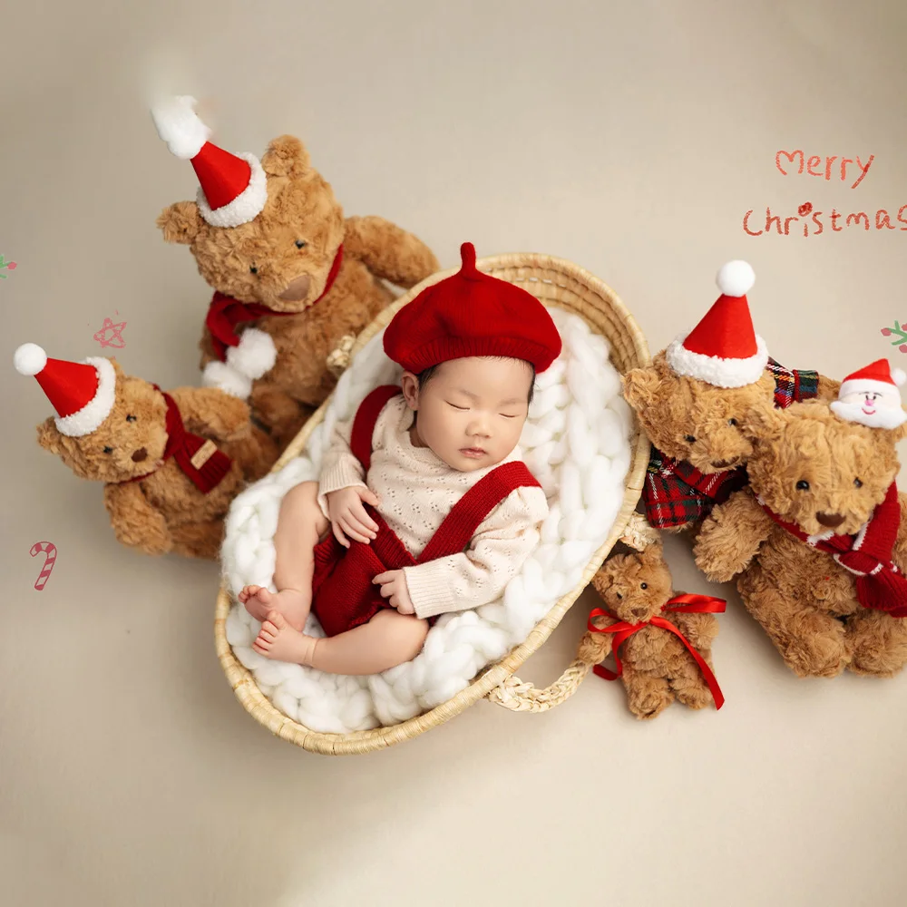 

Baby Christmas Photography Costume Knitted Beret+Sweater+Overalls Set Christmas Bear Dolls Studio Xmas Photo Shoot Theme Props