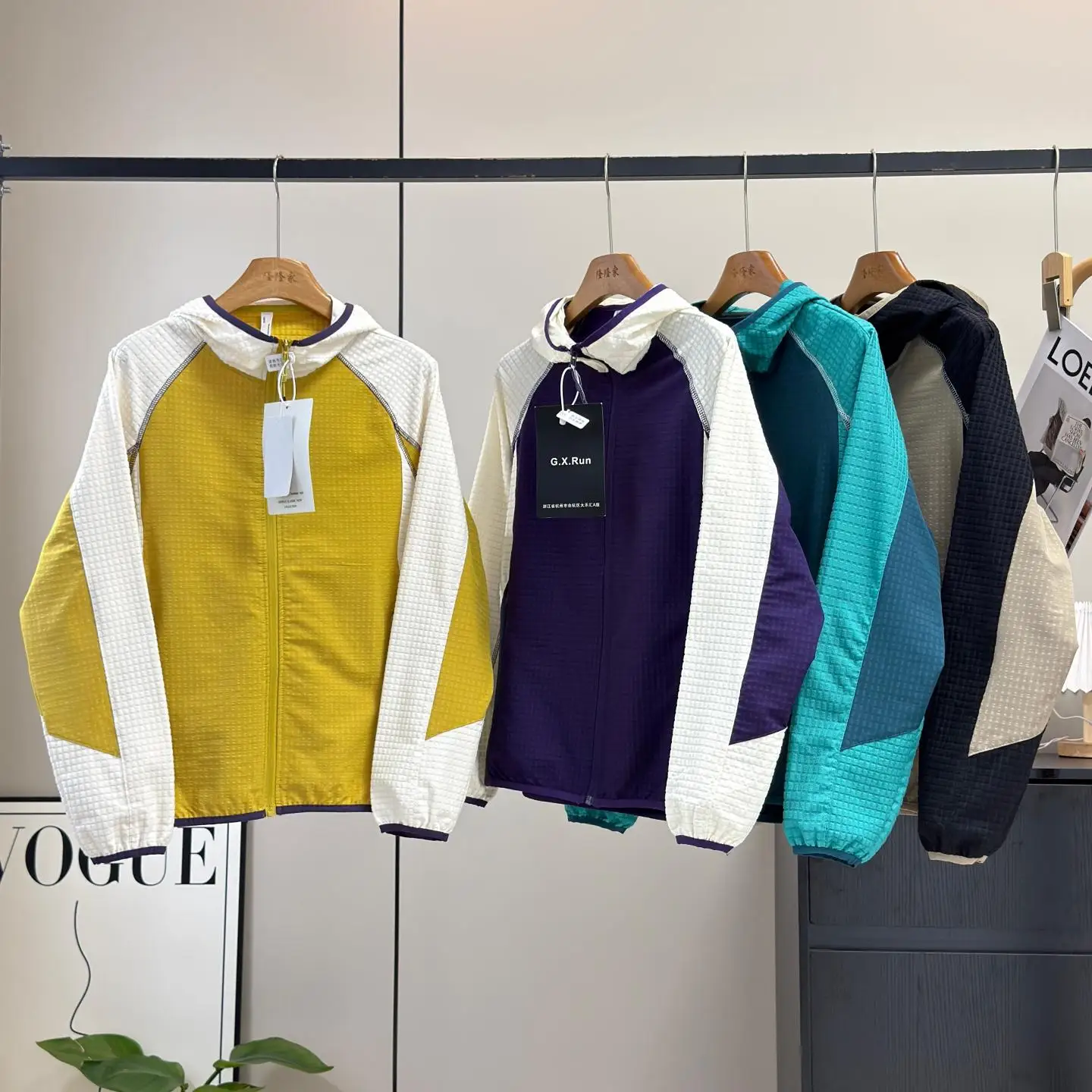 Outdoor Men's Women's Couple Hooded Color Block Texture Resistant to Water Short Jacket Climbing Jacket Autumn Season Polyest...