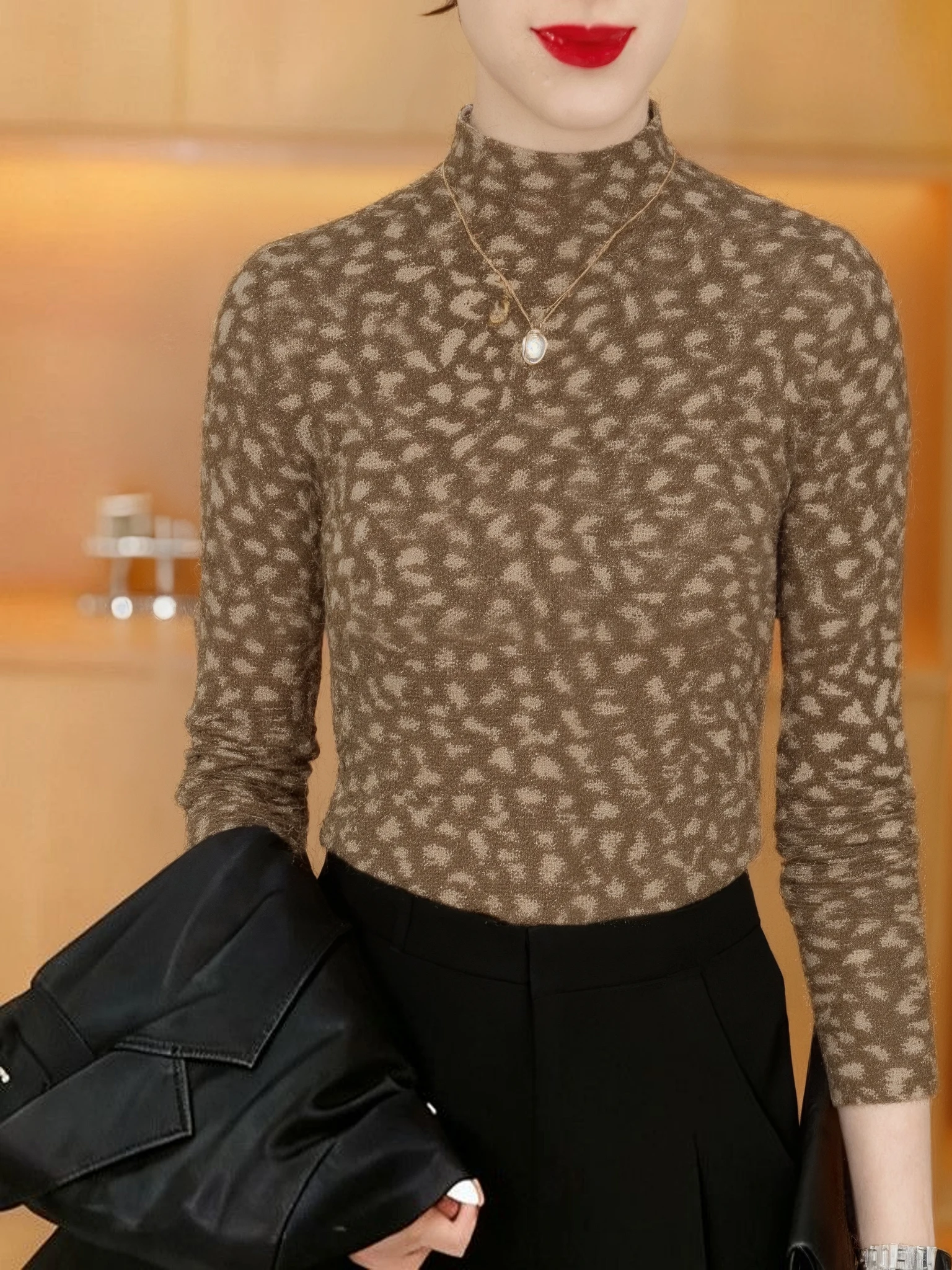 

Double-Sided Velvet Long-Sleeve Base Shirt Women's High Elasticity Warm T-Shirt Leopard Print Half-High Collar Mom's Fashion