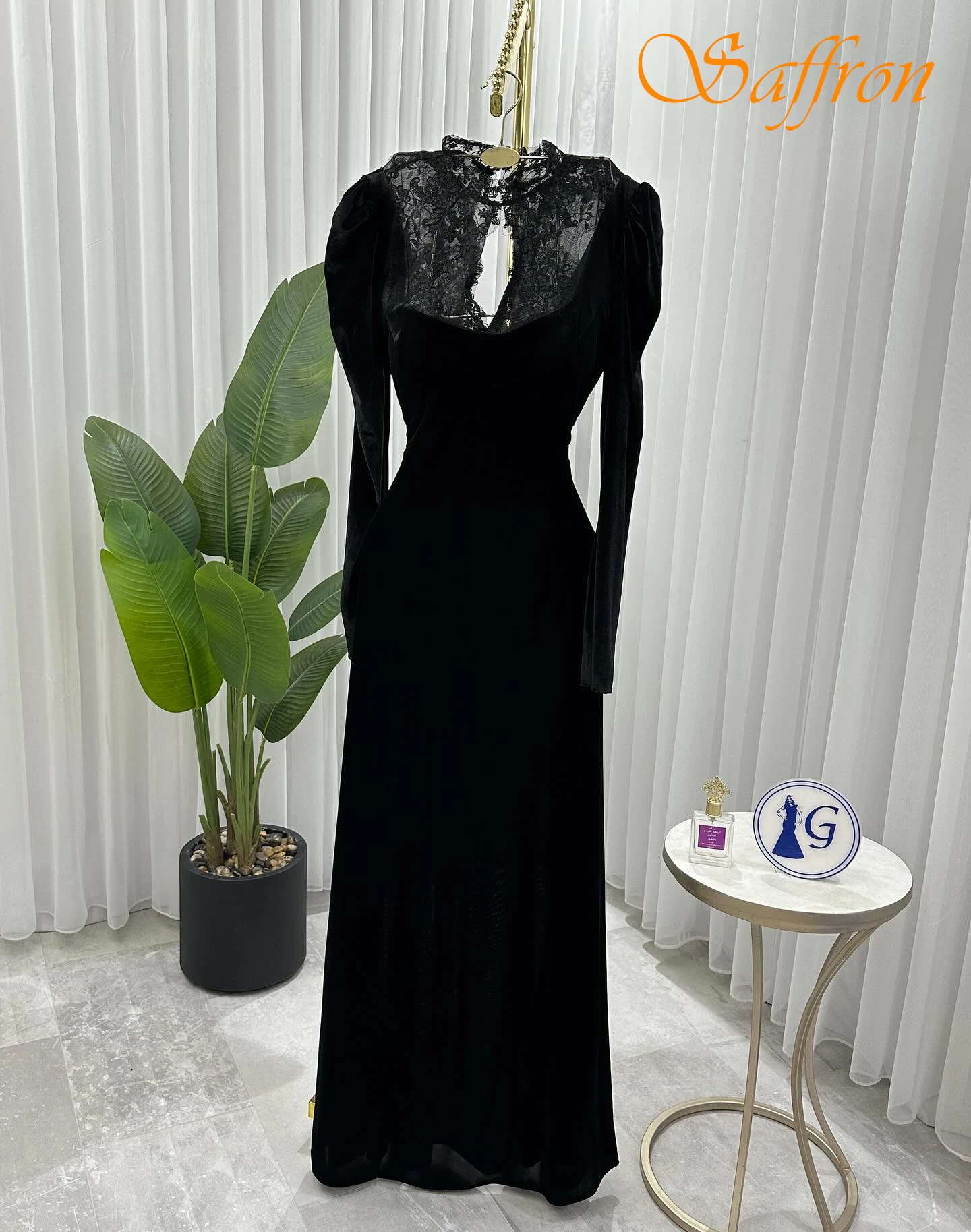 

Customized Straight Crew Neck Elegant Classic Evening Dress Formal Delicate Celebrity Gowns Modern Temperament Party Dress
