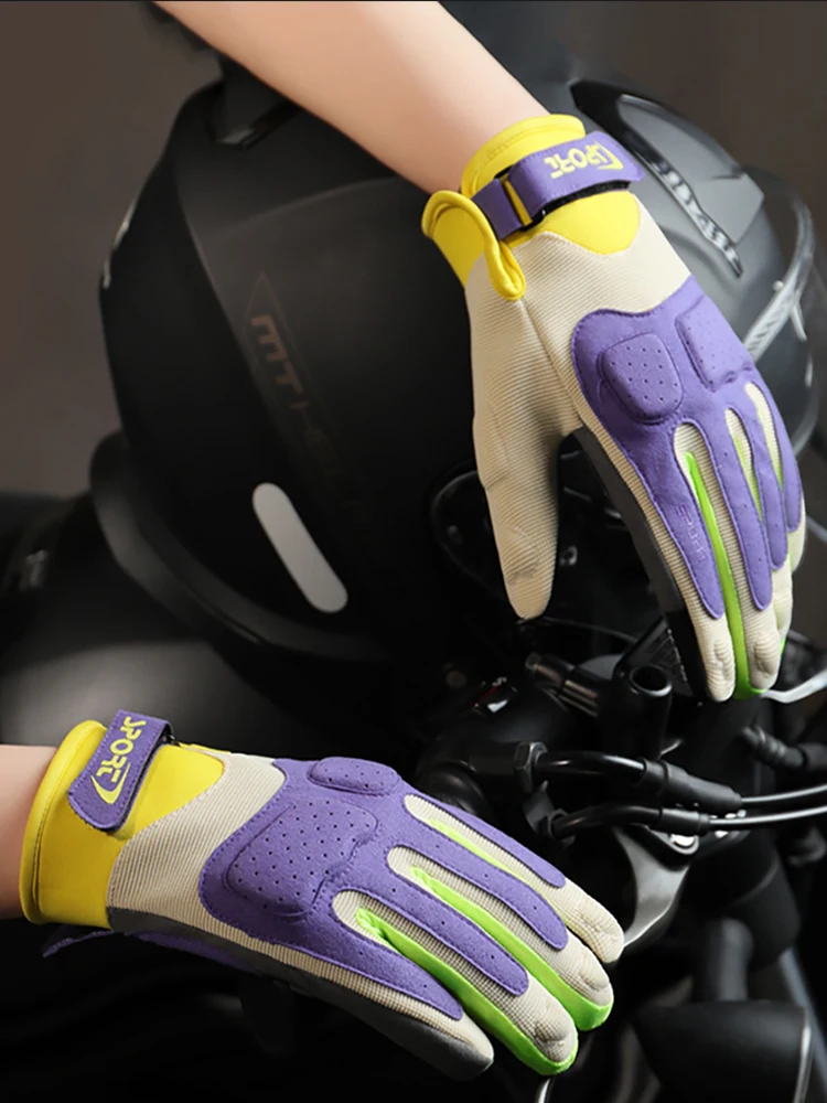 Thumbnail 3 - #61 Best Motorcycle Riding Gloves to Buy In 2026