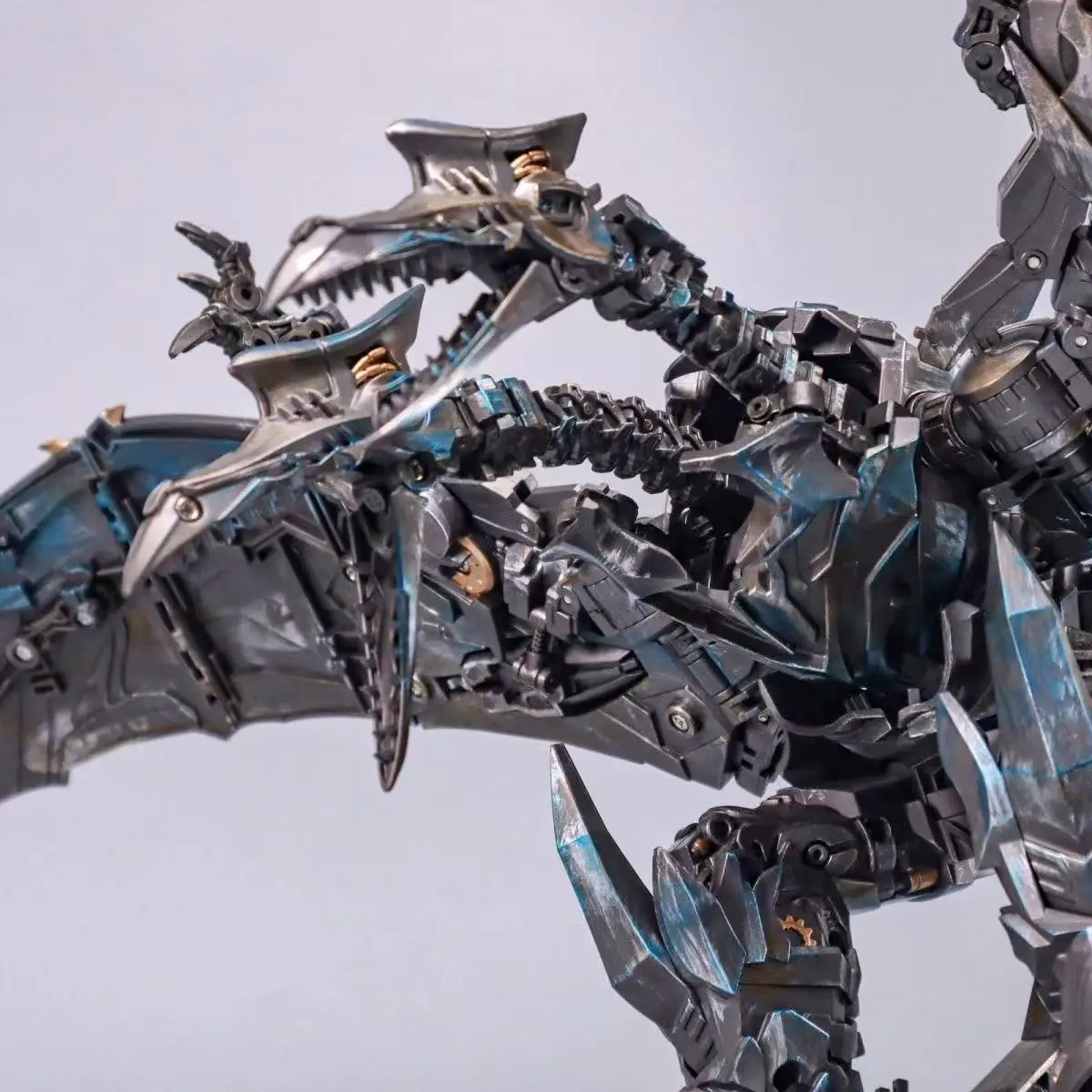 NEW BAIWEI 피규어 변신 장난감 TW-1104 피규어 TW1104 스트레이프 로봇 애니메이션 TW1101B 액션 피규어 모델 할로윈 선물