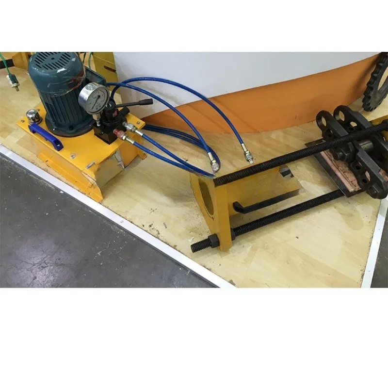 Hydraulic crawler pin disassembler, excavator rail chain disassembler