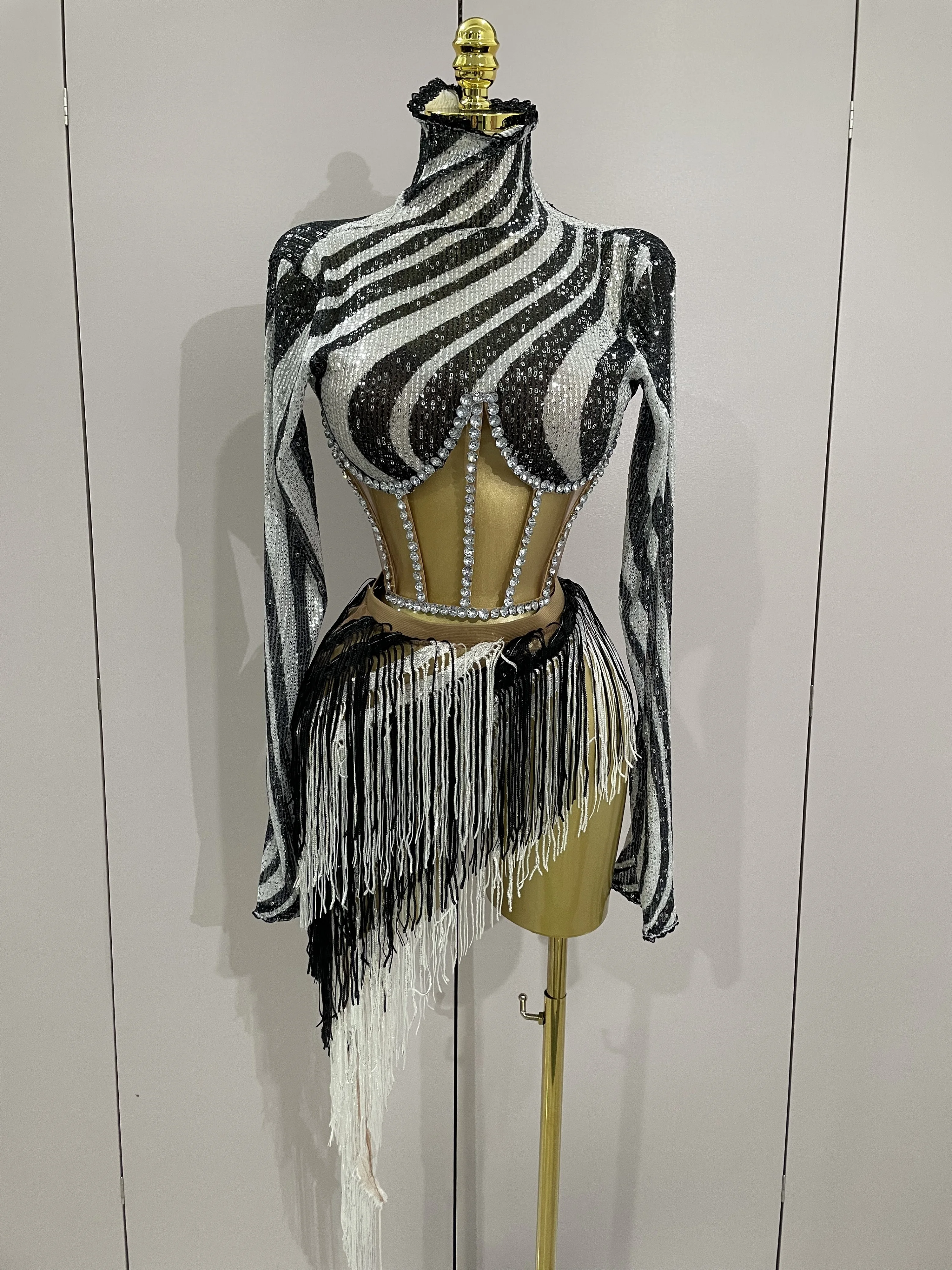 

2025 New Shiny Diamond Sequin Tassels Sexy Mesh Long Sleeved Two Piece Set Women Evening Birthday paty Nightclub Stage Costume