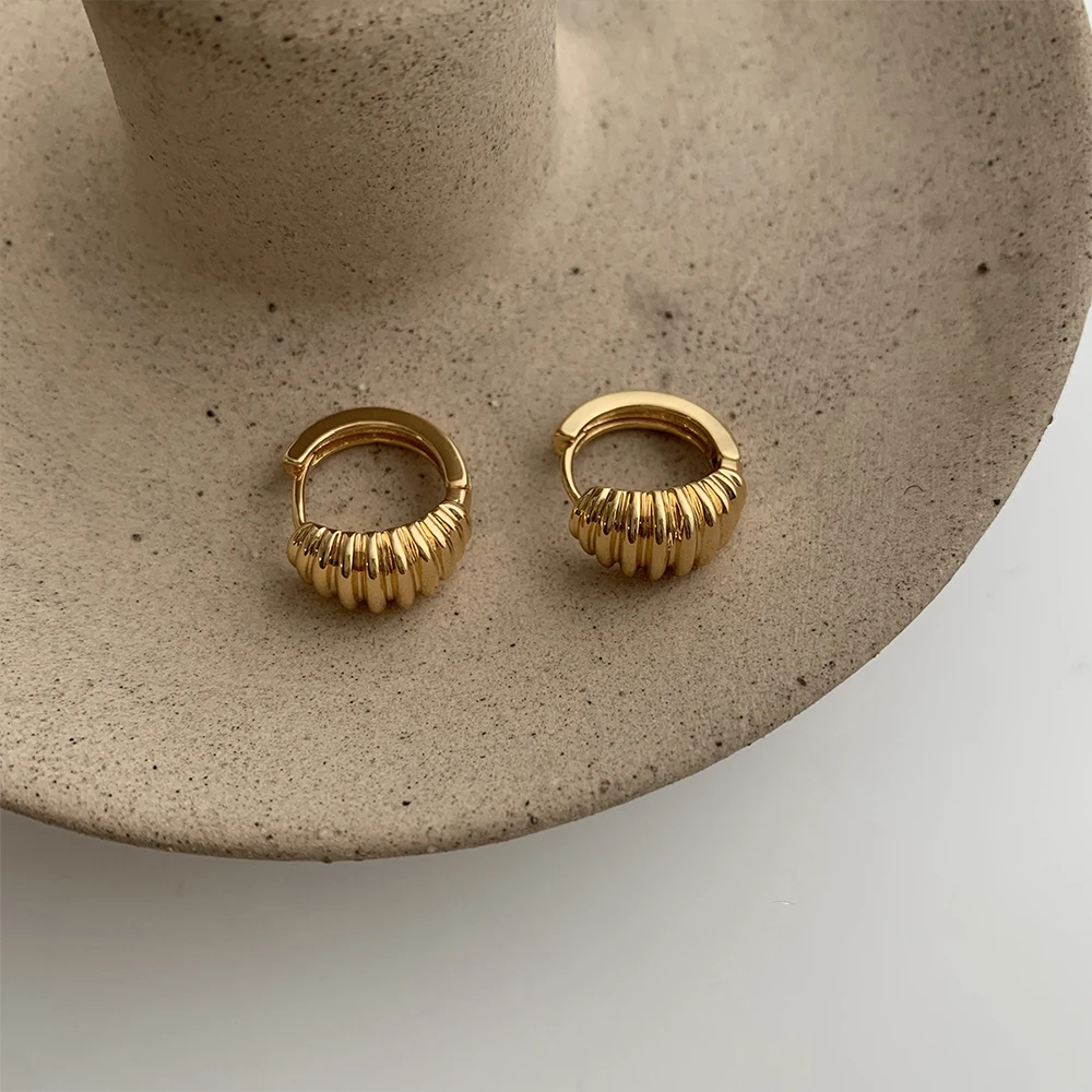 

Модные темпераментные медные серьги с покрытием из 18-каратного золота для женщин и девушек, ювелирные изделия в подарок, оптовая продажа