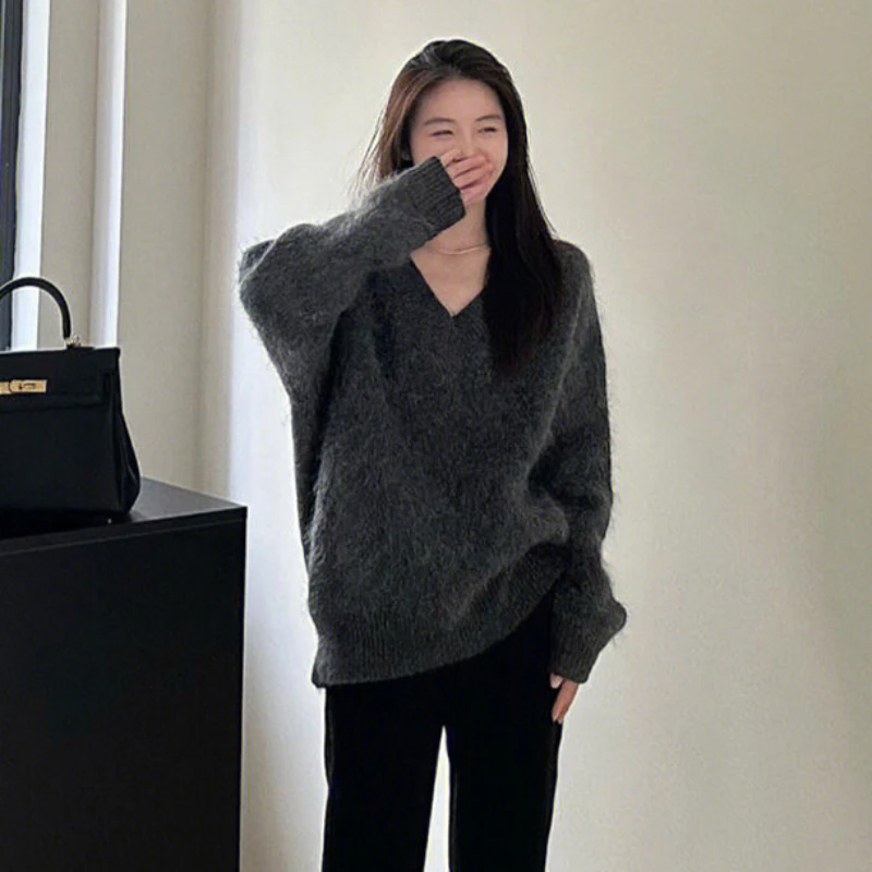 Pullovers Women Furry Winter V-neck Elegant Soft Cozy Leisure Gentle Vintage Loose Ladies Sweaters All-match Korean Fashion Knit