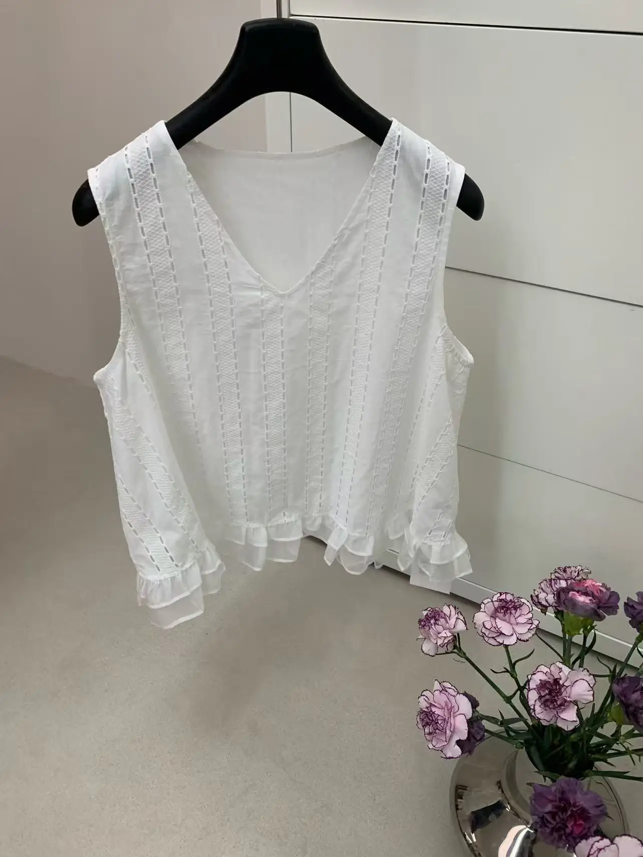 

Женская блузка Lilian с V-образным вырезом без рукавов, универсальный топ для коррекции фигуры, с деревянной отделкой по низу, дышащая, комфортная, приятная для кожи