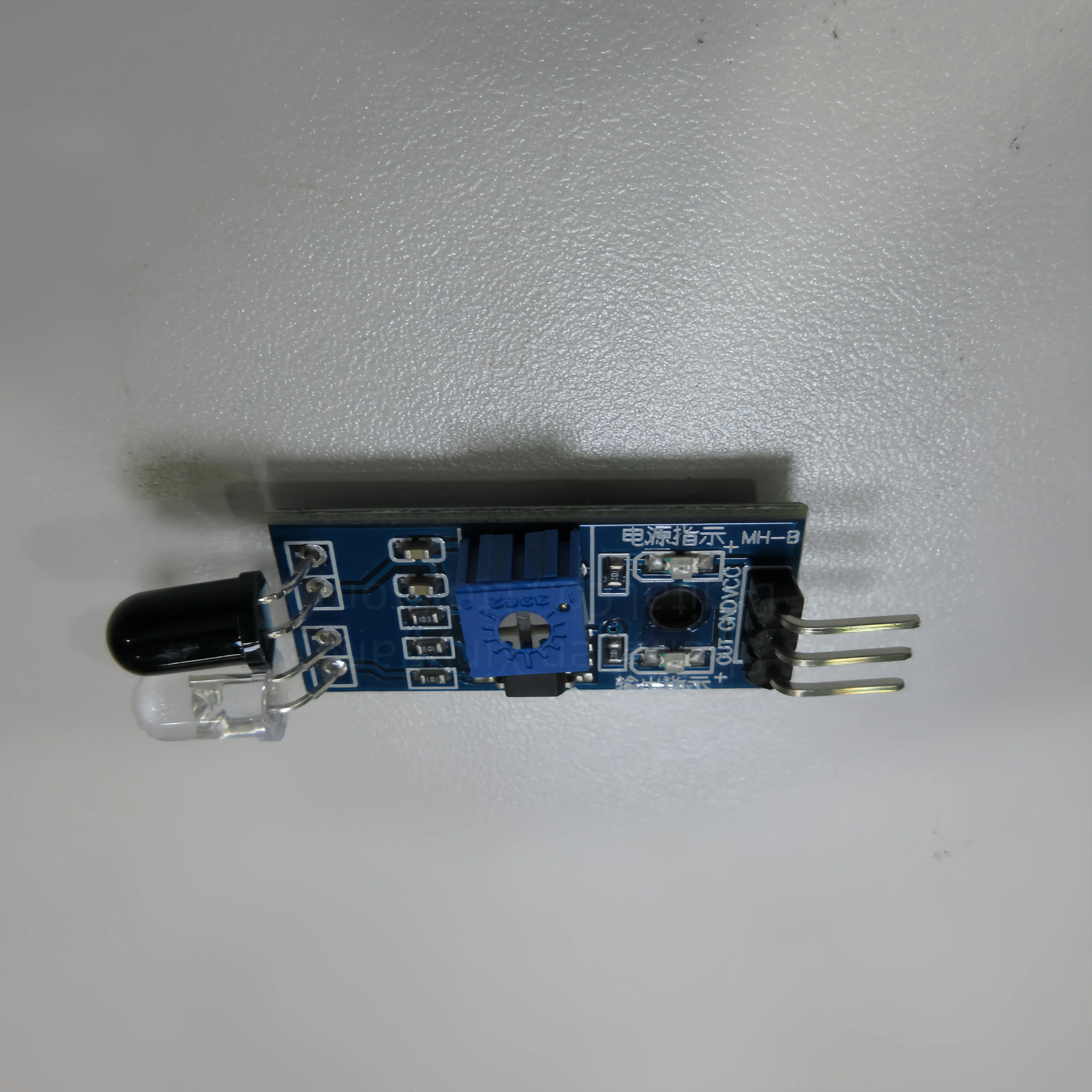LM393 Intelligent Photoelectric Reflection Infrared Obstacle Avoidance Sensor Module