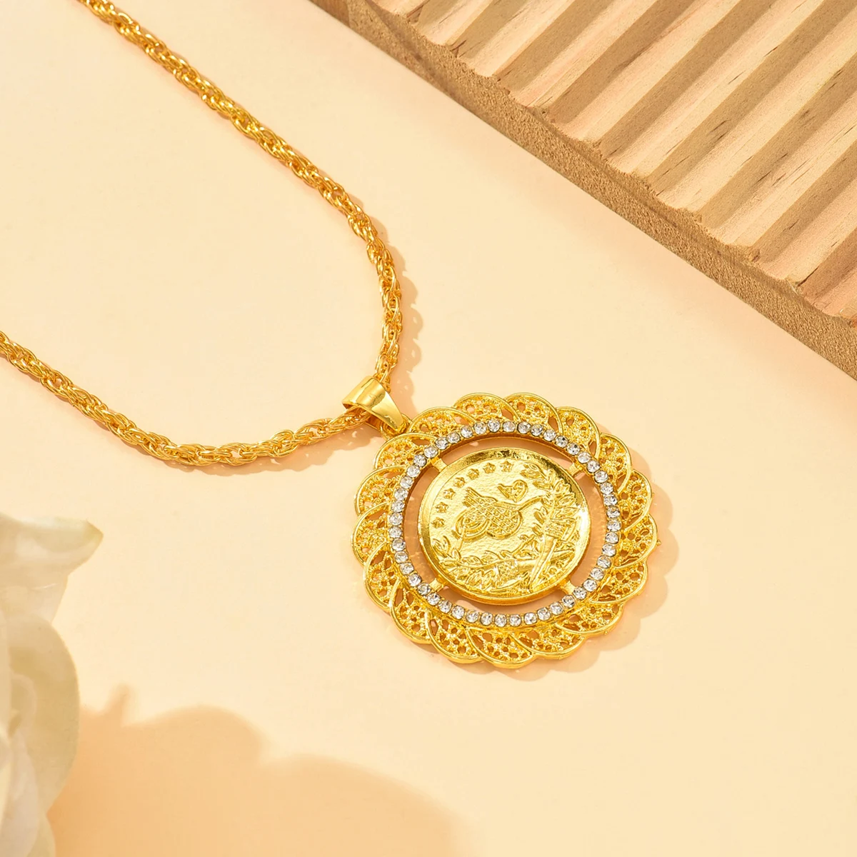 Vintage Golden Coin Necklace T - Ethnic Wear Fashion Designer 评论和价格