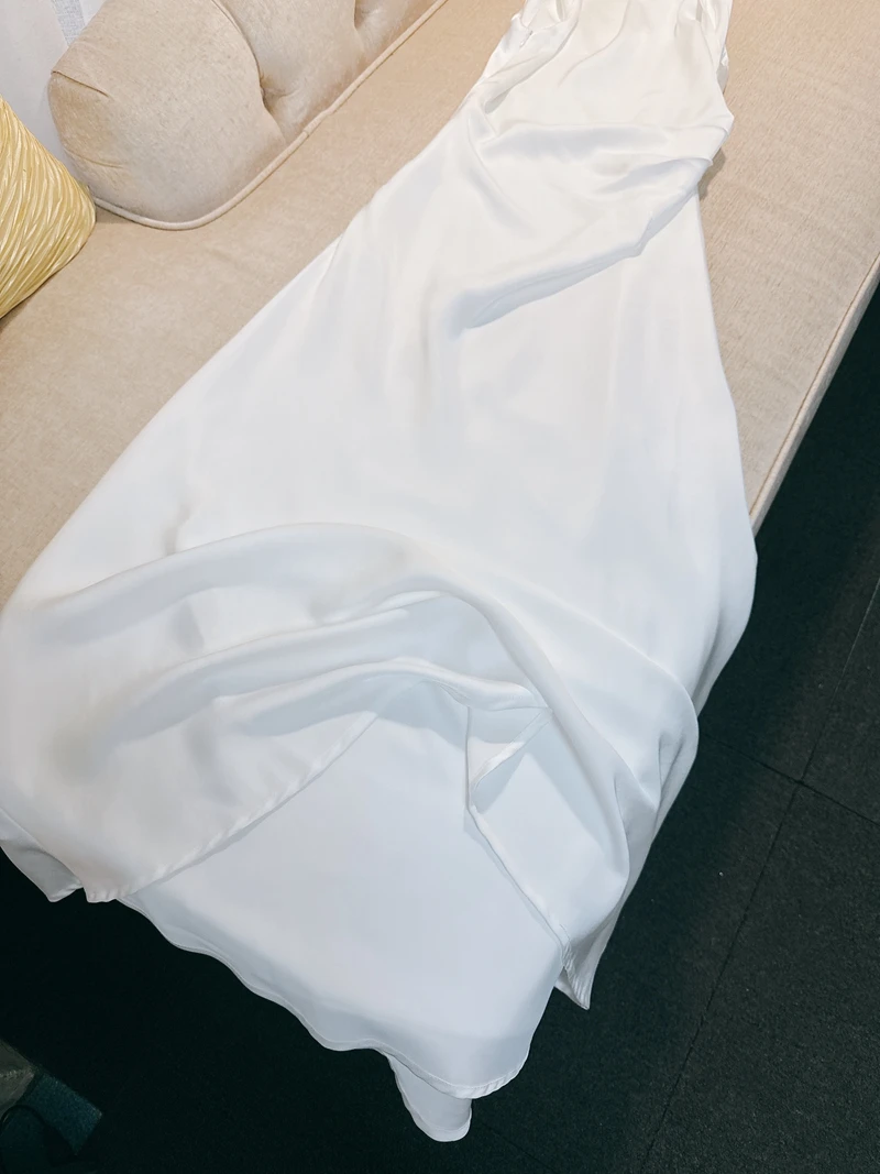 Ele Satin Fi Tail Dr Pure Want Vaion Sle Weißer, schulterfreier Rock mit hoher Taille und A-Linie ohne Sves-Seitenreißverschluss