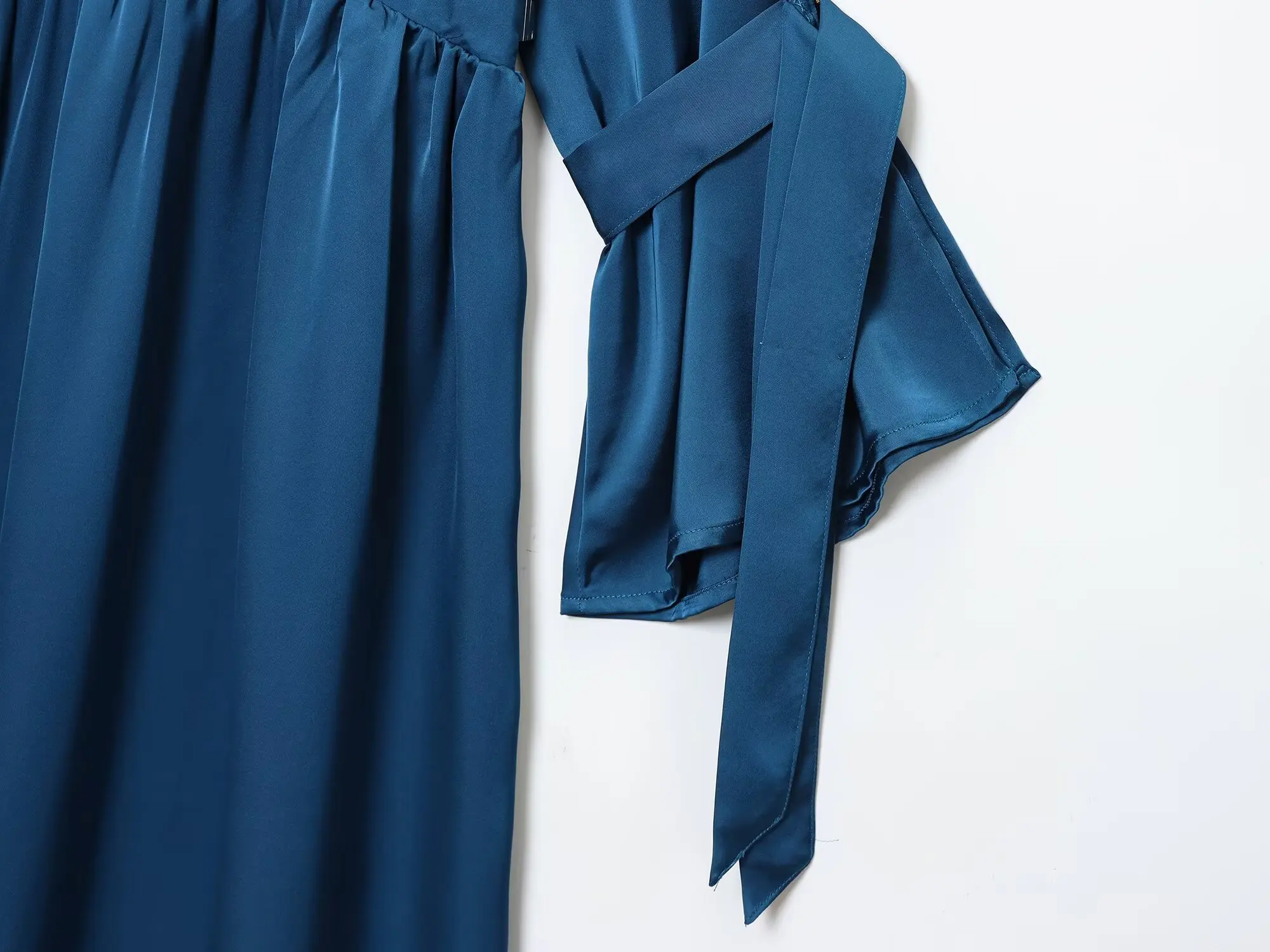 2025 WOMAN Fashion European and American Style Winter New Half-high Neck Silk Satin Texture Horn Sleeve Dress Vestidos Mujer