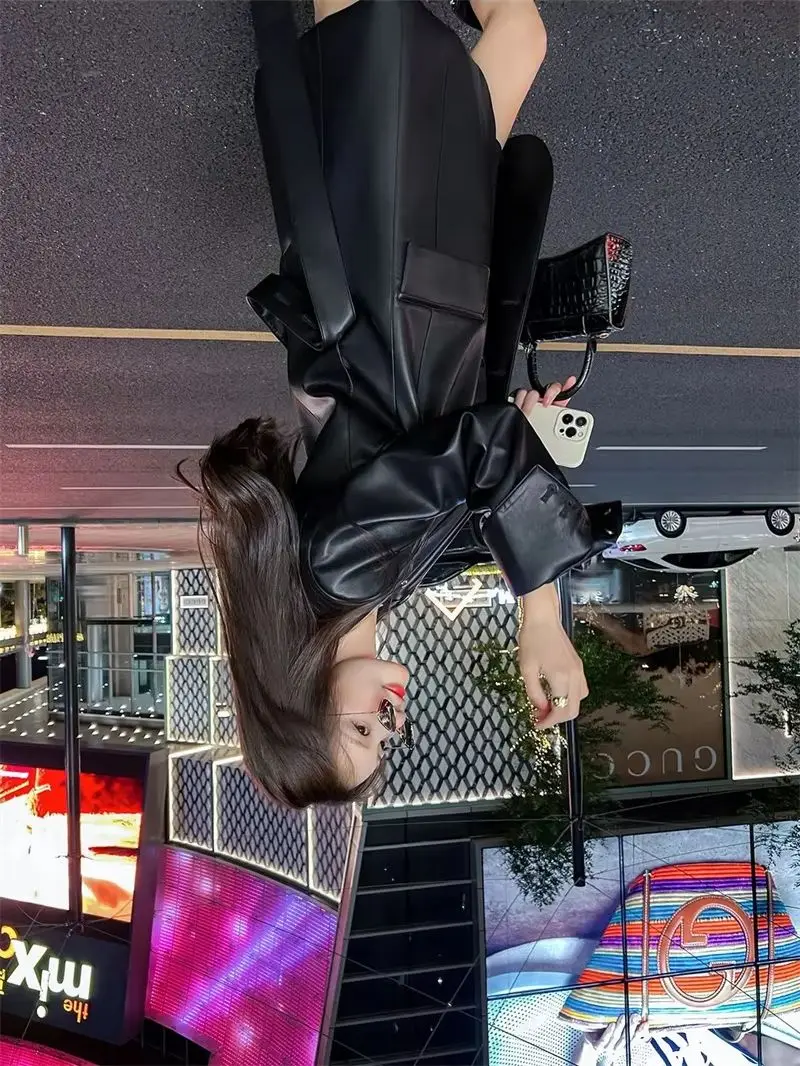 

Популярный в этом году маленький женский костюм ранней весны 2025 года. Новый костюм среднего и длинного цвета с высококачественным кожаным костюмом на талии.