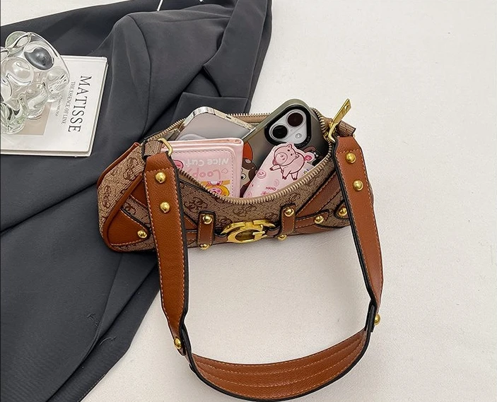 

Simple Fashionable Tote For Women Designer Leather Crossbody Bag Elegant Textured Shoulder Bag For Use As A Versatile Diaper Bag