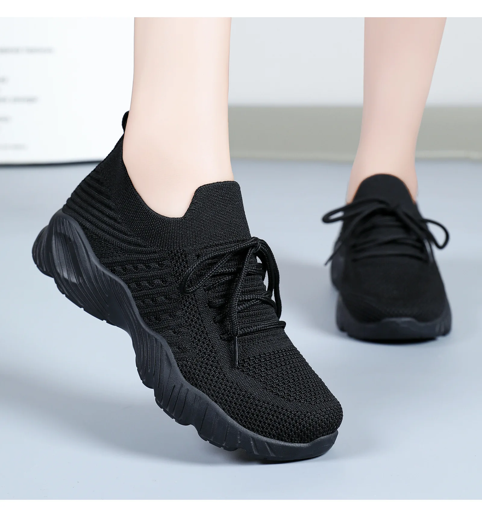 Atmungsaktive Damen-Sneaker aus Flying Weave, leichte, weiche Sohle, für ältere Menschen, Mutter, Wanderschuhe, Sommer-Mesh, rutschfeste, lässige Sportschuhe – Detail 31
