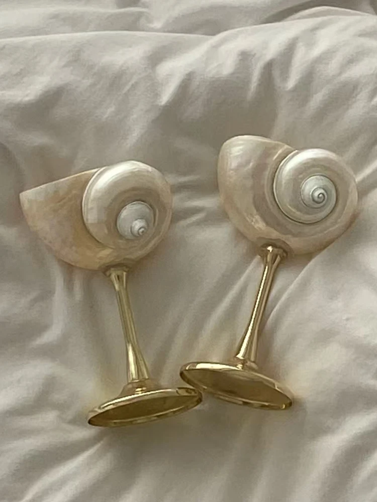 Wabi-sabi Style Natural Conch Wine Glass Shell High Footed Cup Creative Decorations for Bars and Restaurants Home Decoration