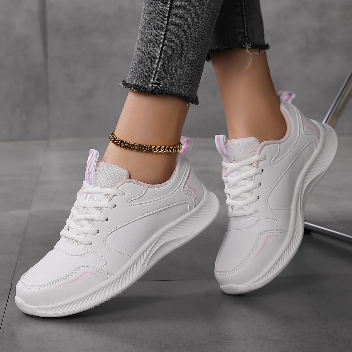 2024 Vrouw Tennis Sneakers Mode Nieuwe Comfort Sport Board Schoenen Vrouwen Lente Zomer Dames Dames Schoen Pu