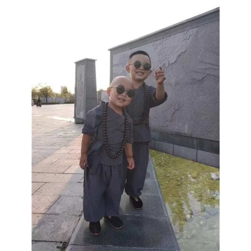 Ensemble de vêtements d'habillage de moine pour la journée des enfants