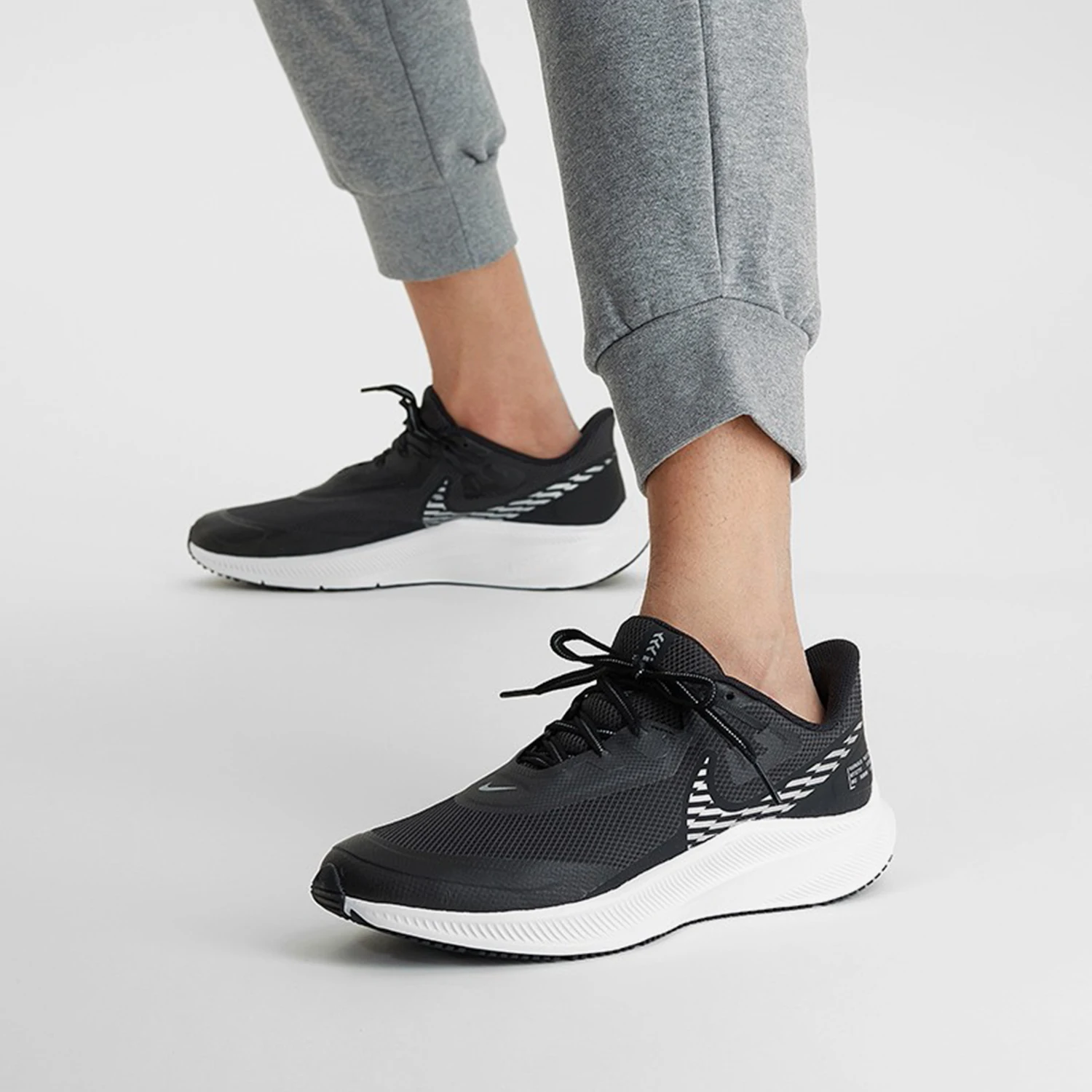 

Nike Authentic Quest 3 Men's Comfort Casual Sport Running Shoes CQ8894-001