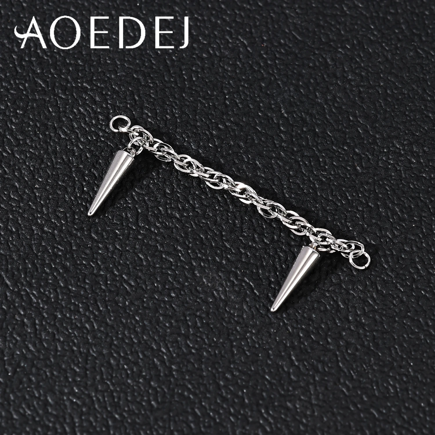 AOEDEJ 1 Stück Nasenkette aus Edelstahl, 32–50 mm, Brückenpiercing, scharfe kegelförmige Quaste, baumelnde Nasenloch-Piercings, Zubehör – Detail 4
