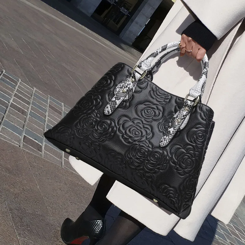 Aidrani  The new fashionable floral pattern handbag is a women's large bag made of sturdy and soft cowhide