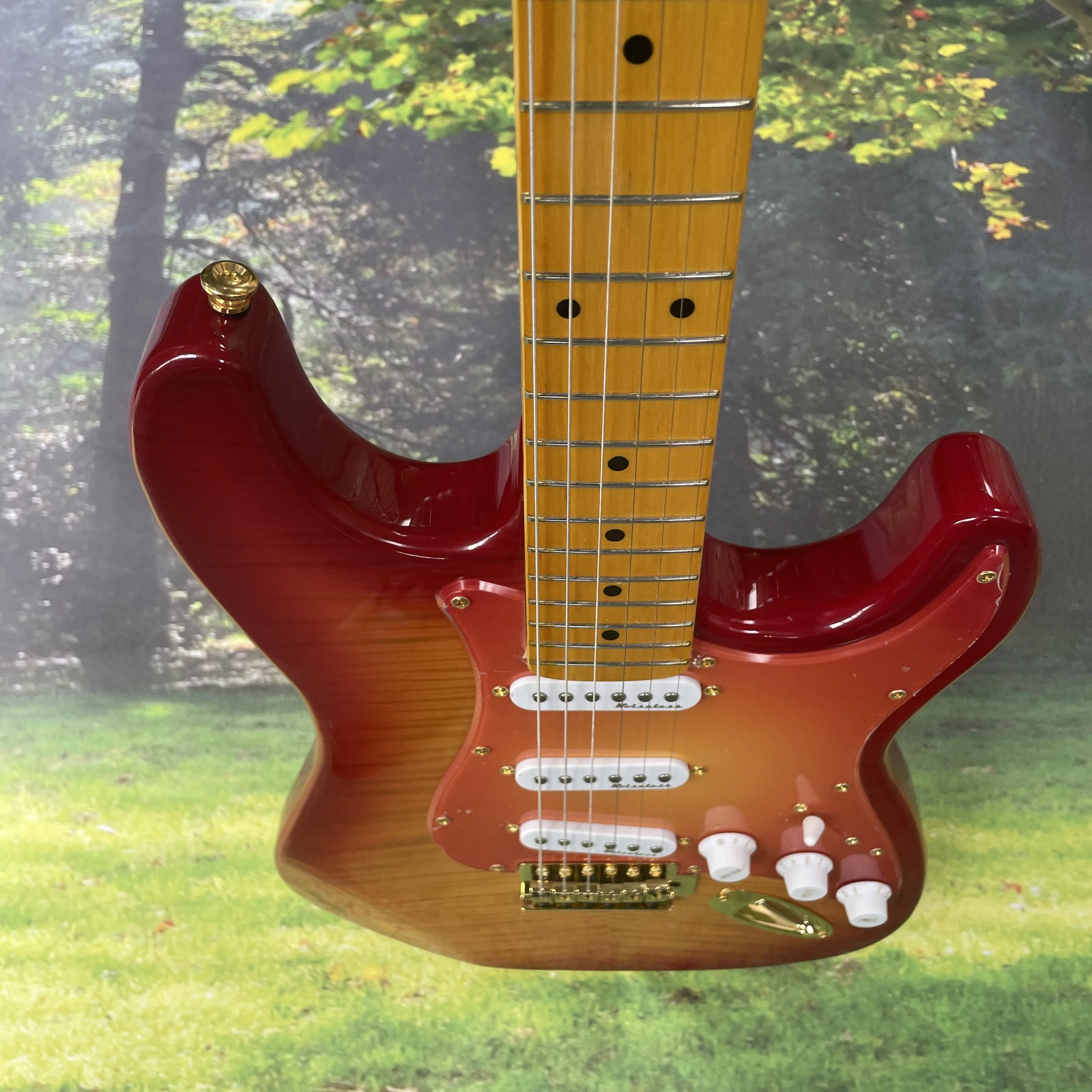 Thumbnail 4 - #7 Electric Guitars Comparison Guide