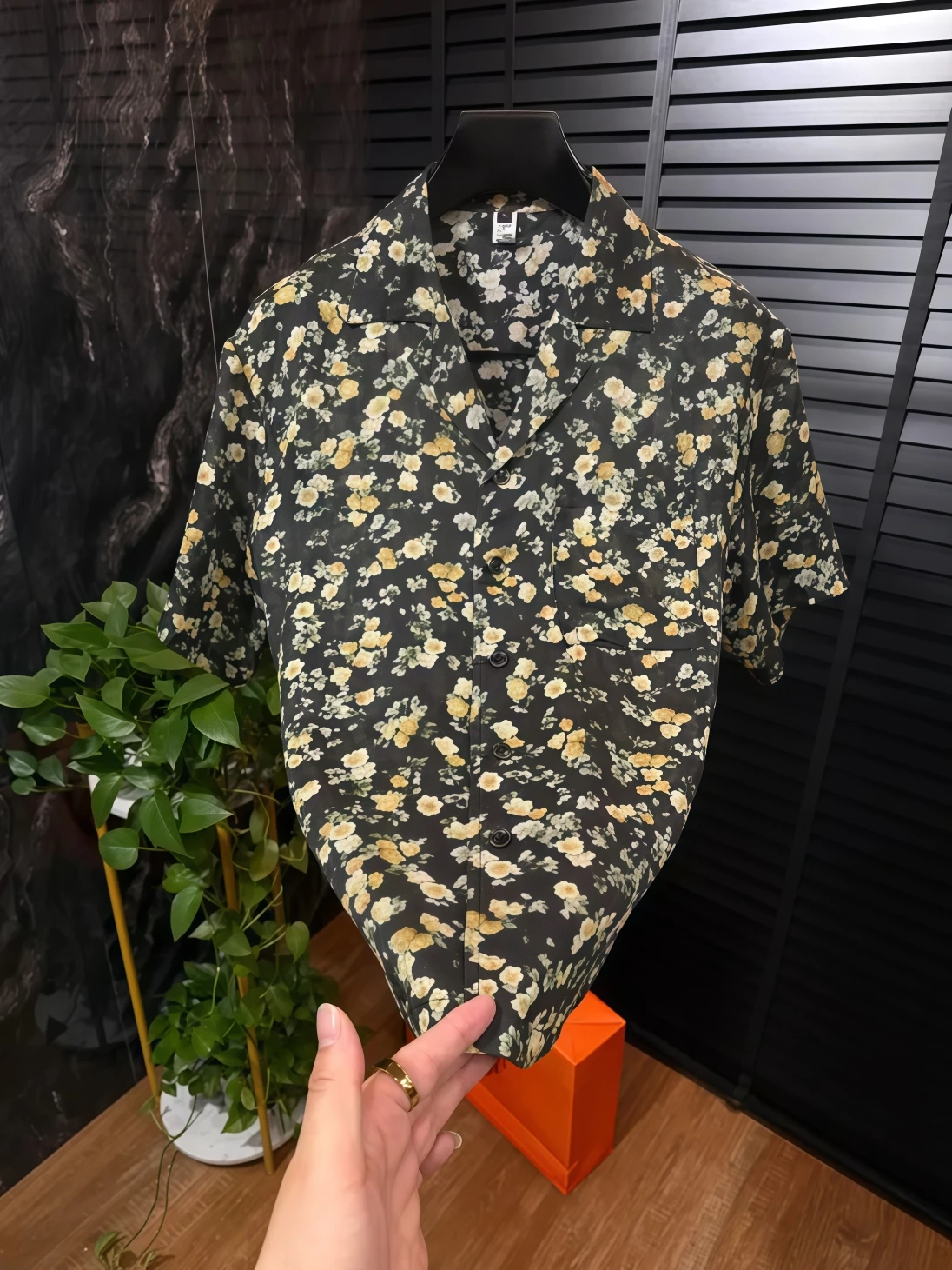 

Summer New Men's High Quality Cuban Collar Short Sleeve Business Versatile Luxury Trend Personalized Fashionable Shirt 9102