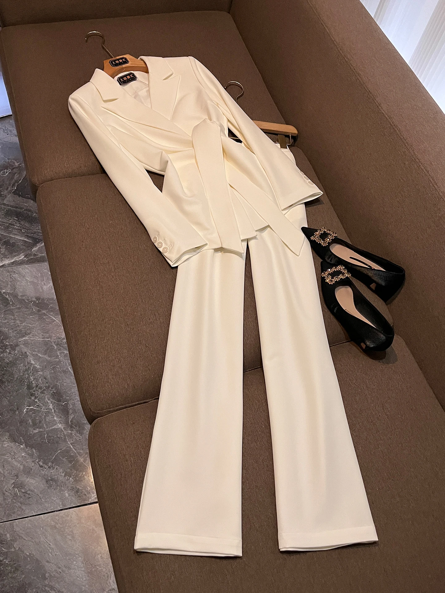 

Элегантный деловой костюм-двойка для женщин: высококачественный комплект в профессиональном стиле с завязками, весна-осень