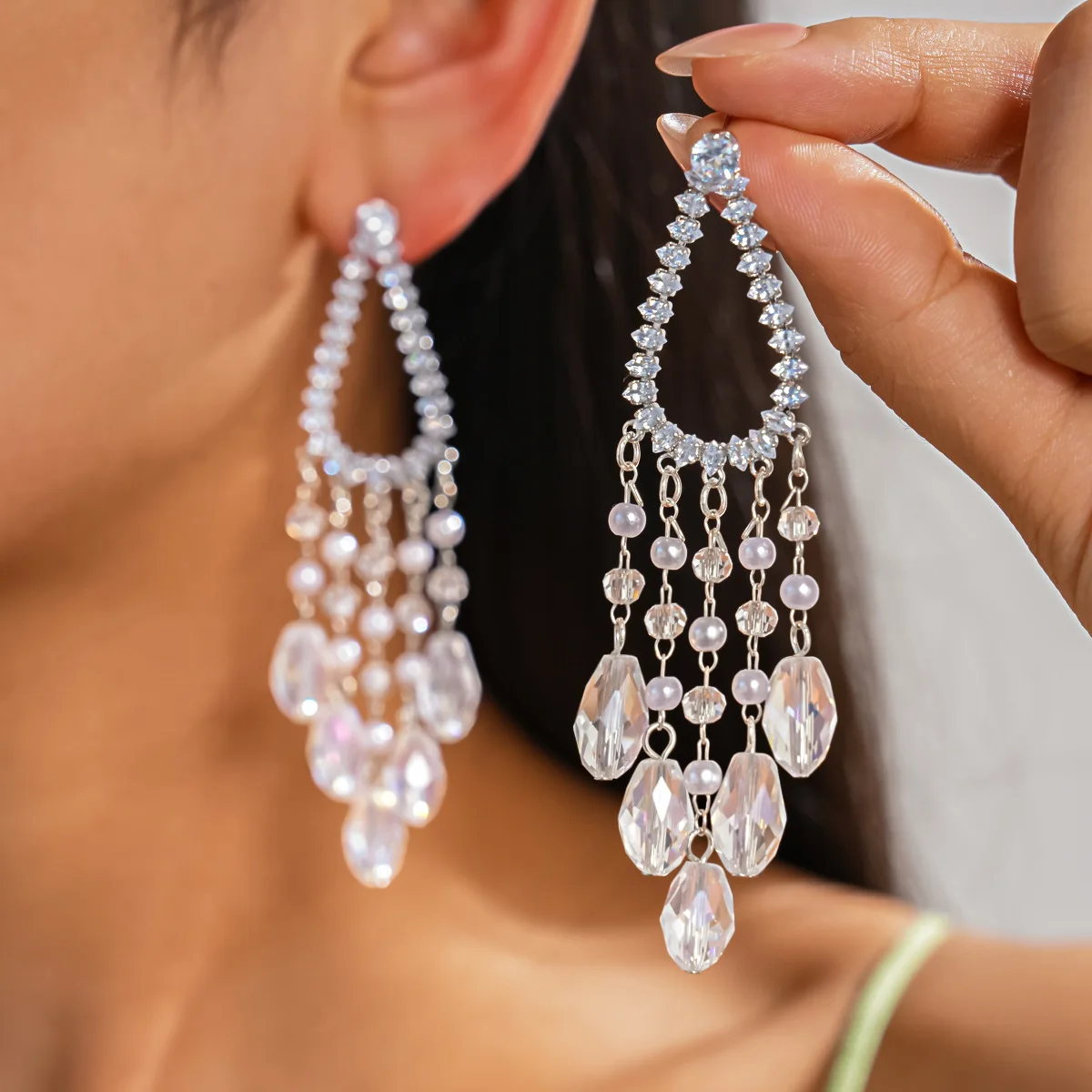 

Long Transparent Glass Beads Tassel Drop Earrings for Women Girls Sparkling Water Drop Zircon Chandelier Earrings Party Jewelry