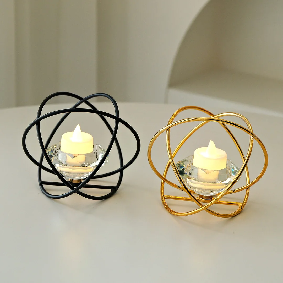 Geometrischer Eisen-Kerzenhalter, Luxuriöse Kristall-Dekoration als Tischmittelpunkt, Modernes Tisch-Ornament für Romantische Abendessen