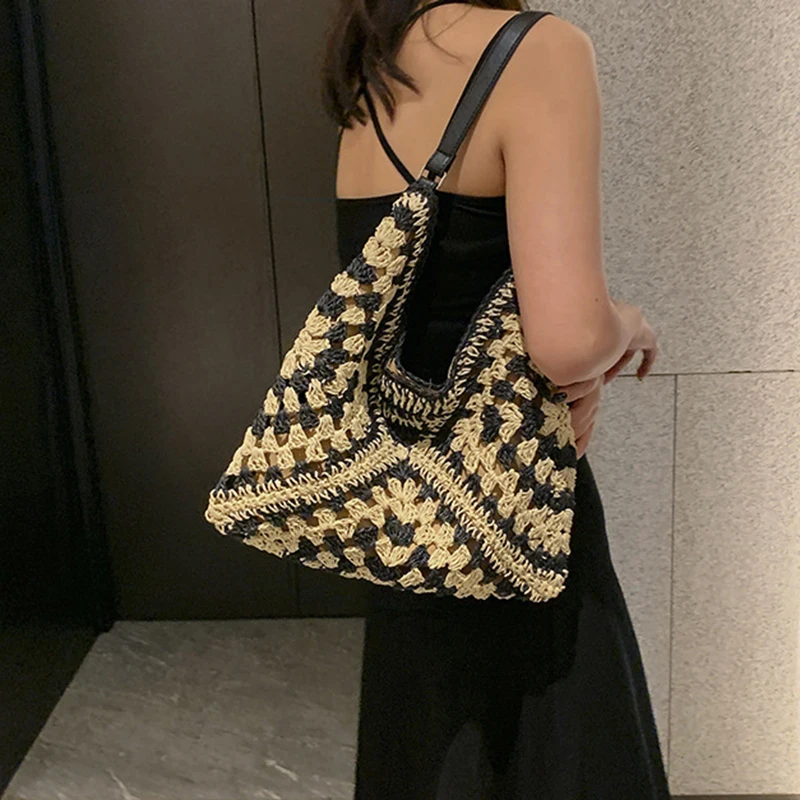 Popular Women's Woven Straw Shoulder Bag Medium Size Handbag With Handle For Beach Vacation