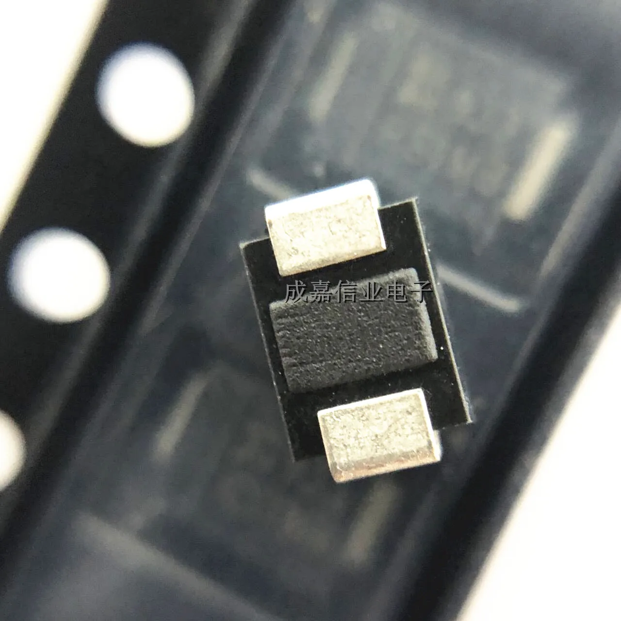 100pcs/Lot RS1MB-13-F SMB DO-214AA MARKING;RS1MB Rectifier Diode Switching 1KV 1A 500ns 2-Pin Operating Temperature:-65C-+ 150 C