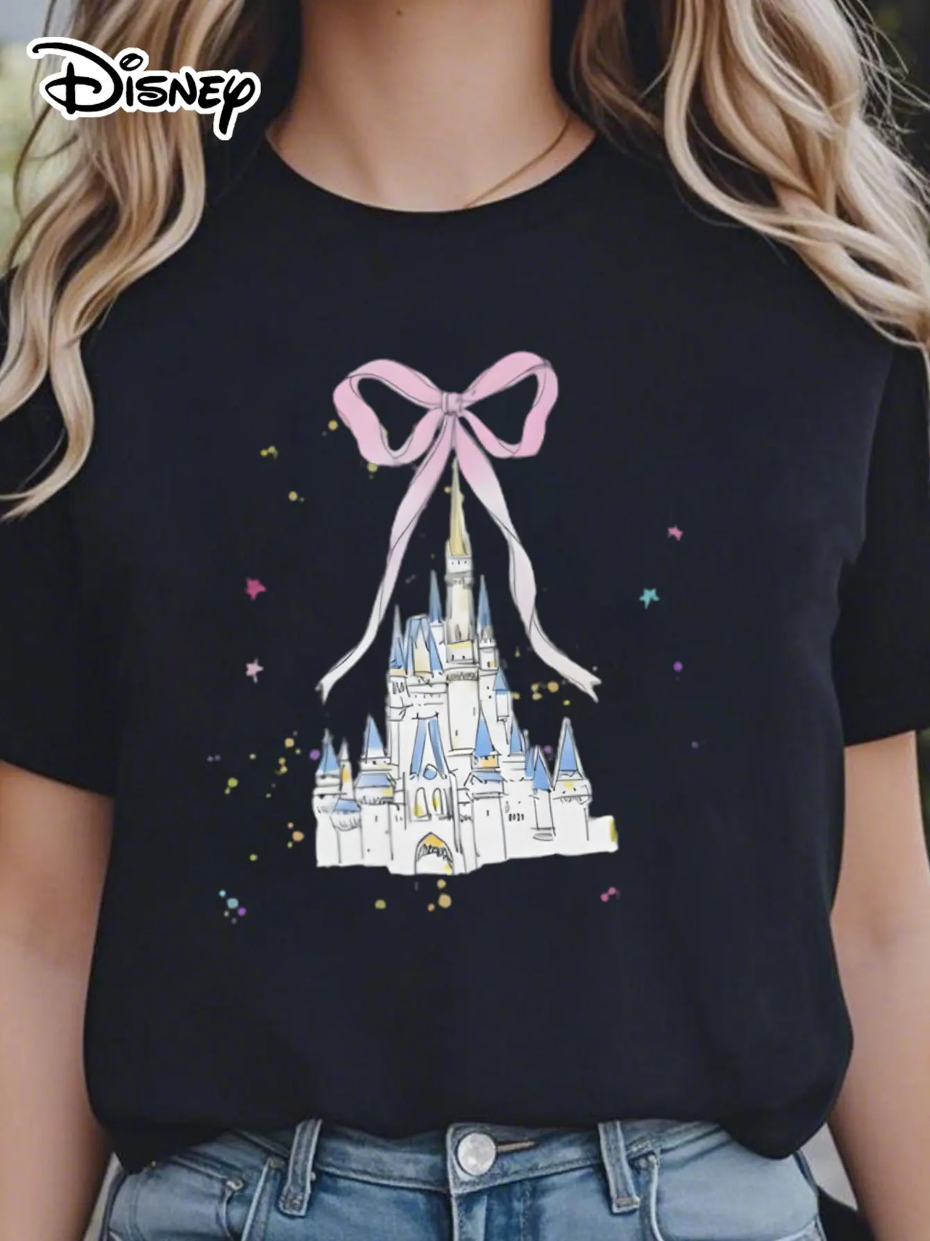 

2025 Женская повседневная удобная уникальная черная футболка с круглым вырезом и короткими рукавами с принтом Disney с уникальным улыбающимся лицом