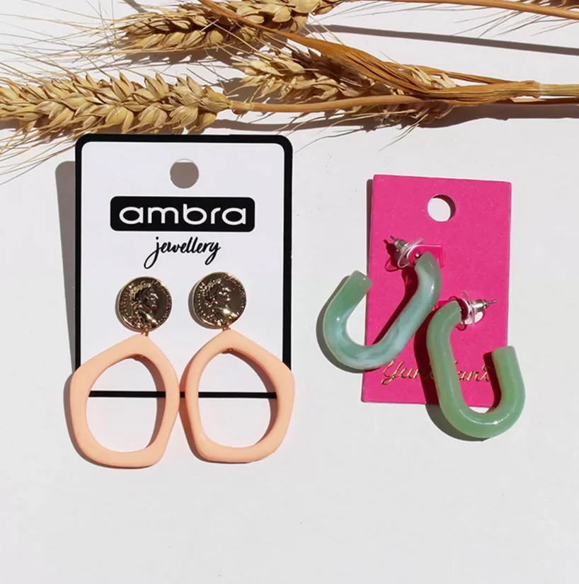 Europe and the United States original small spot retro niche portrait circle earrings light luxury temperament green acetic acid
