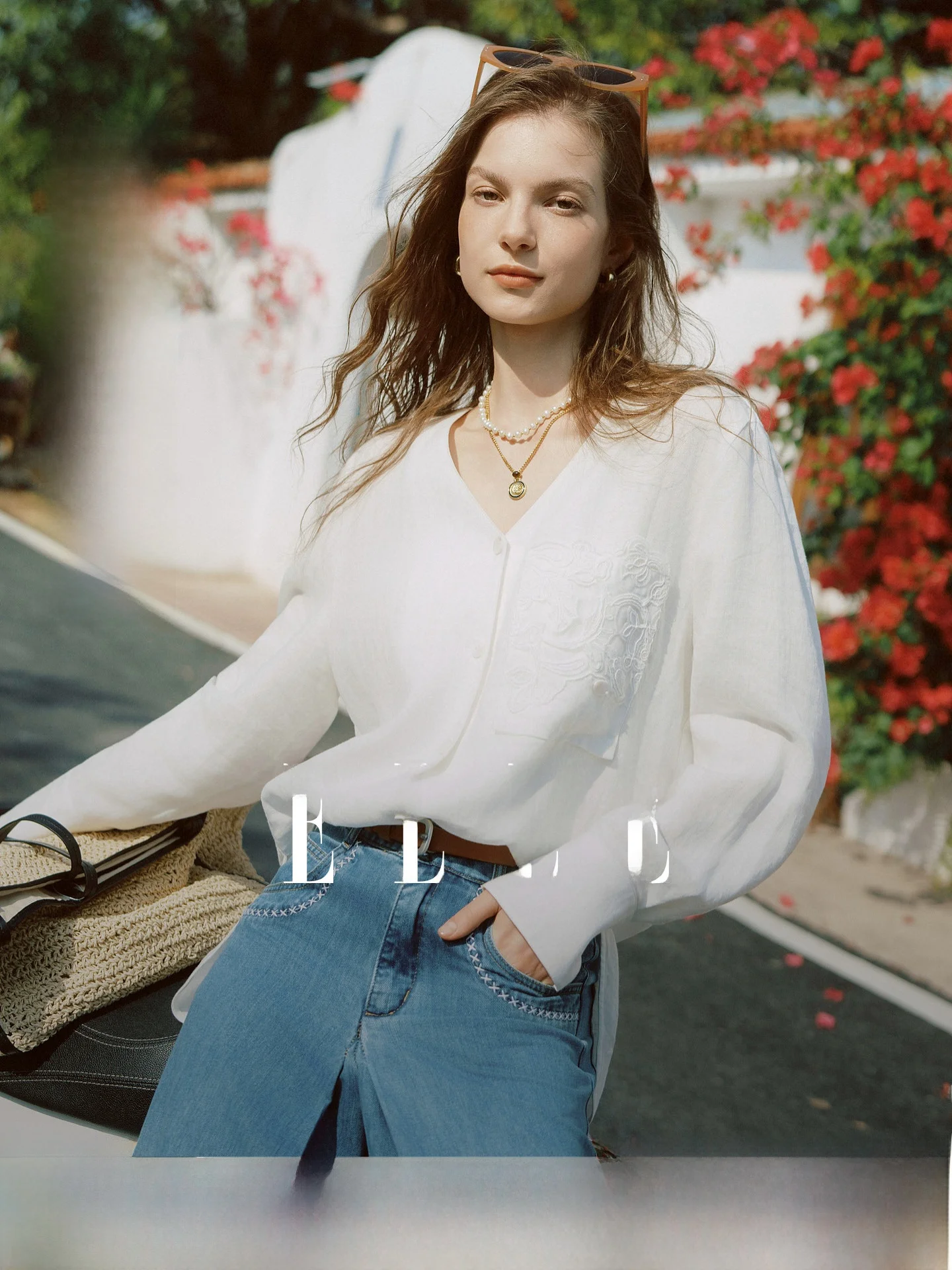 

Elegance White Linen V-neck Shirt Women's Premium Feel Spring New Style ELLE Commute Simple Loose Fit Long Sleeve Button up